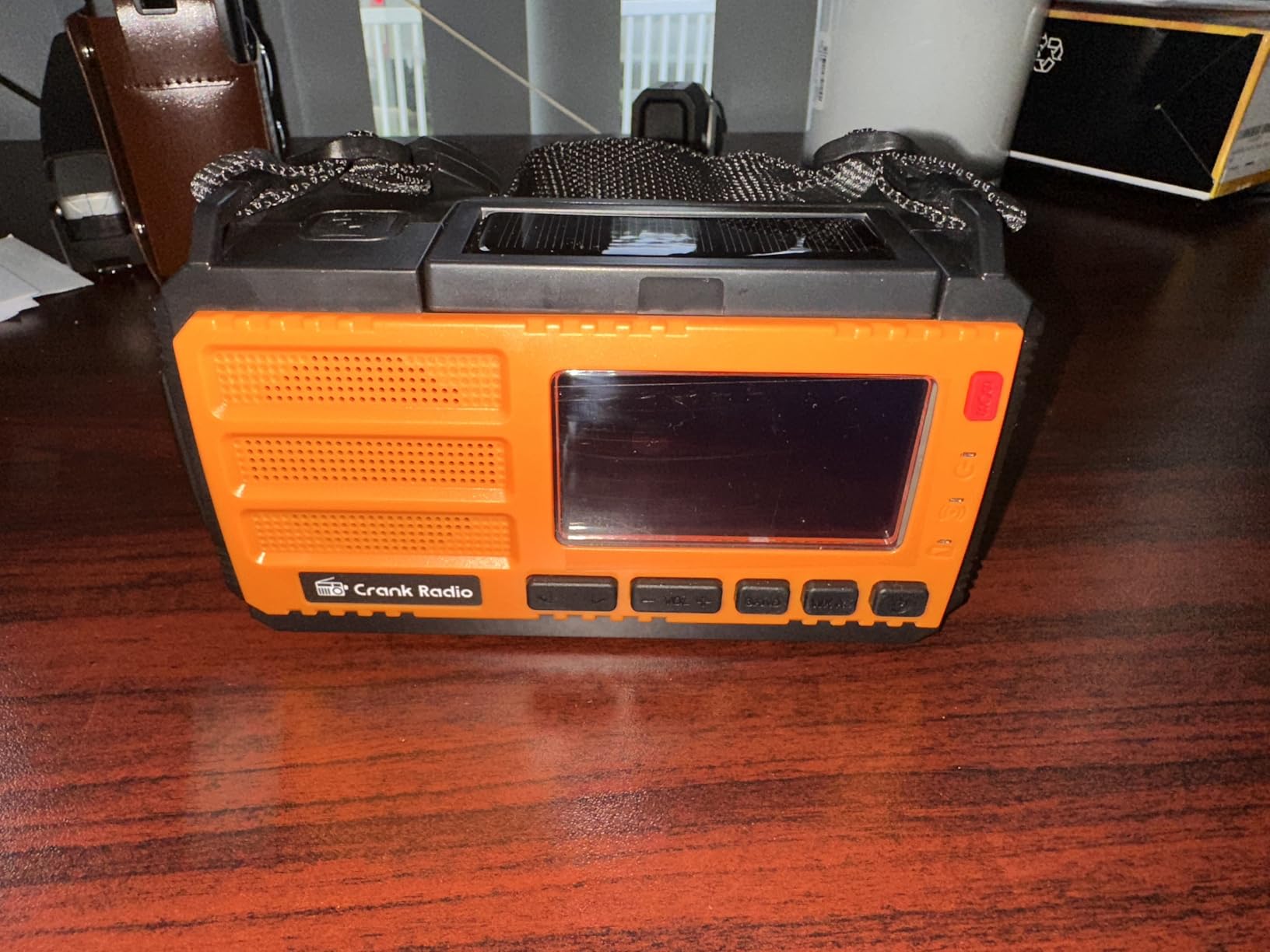 Hand Crank Emergency Radio 7400mWh (2000mAh) Solar Hand Crank Radio customer photo 2