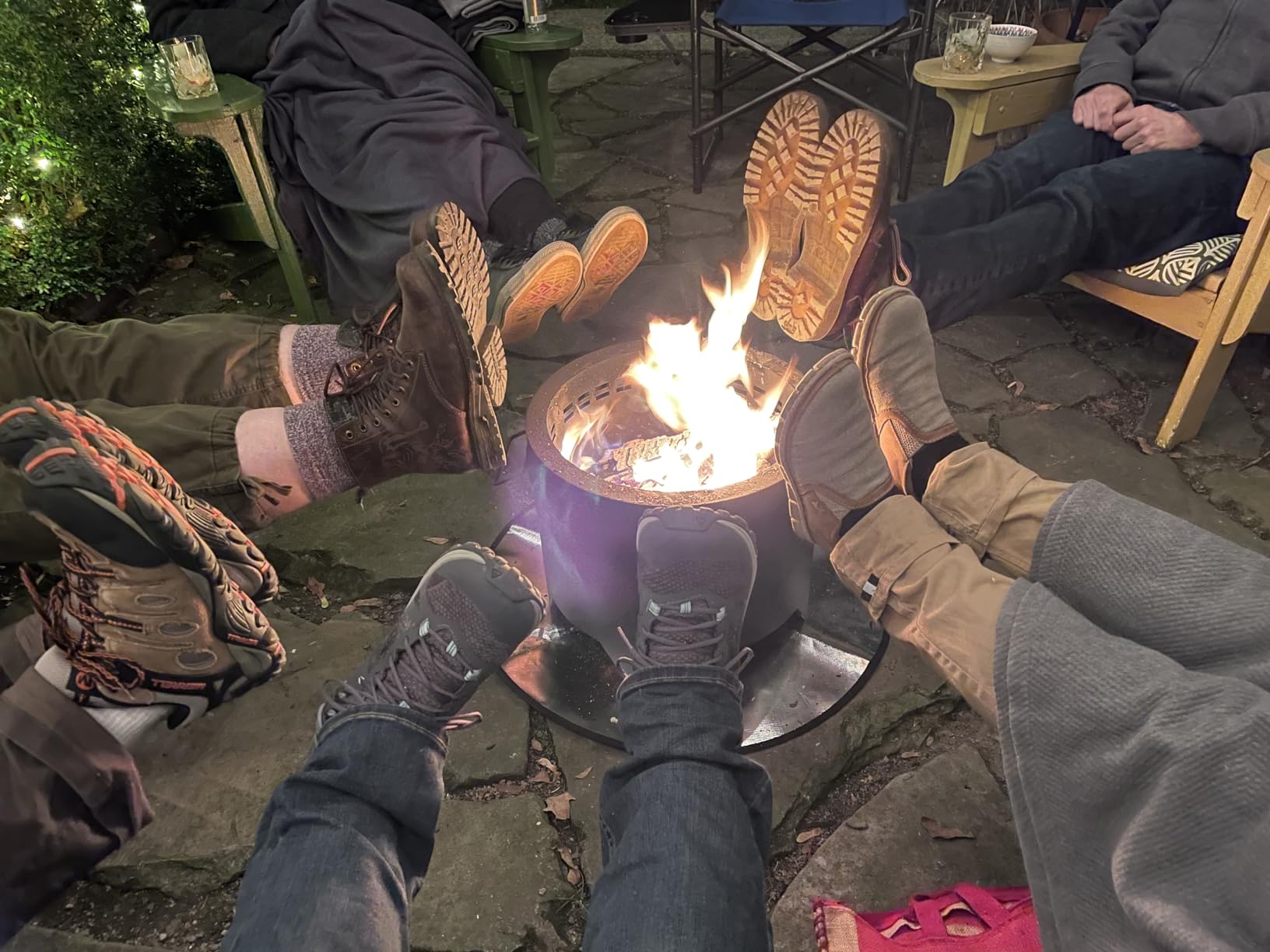 Yaheetech Smokeless Fire Pit for Outdoor Garden Patio Camping W/Silicone Fire Pit Mat & Fire Poker & Rain Cover & Lid & Log Grate, 16in customer photo 2