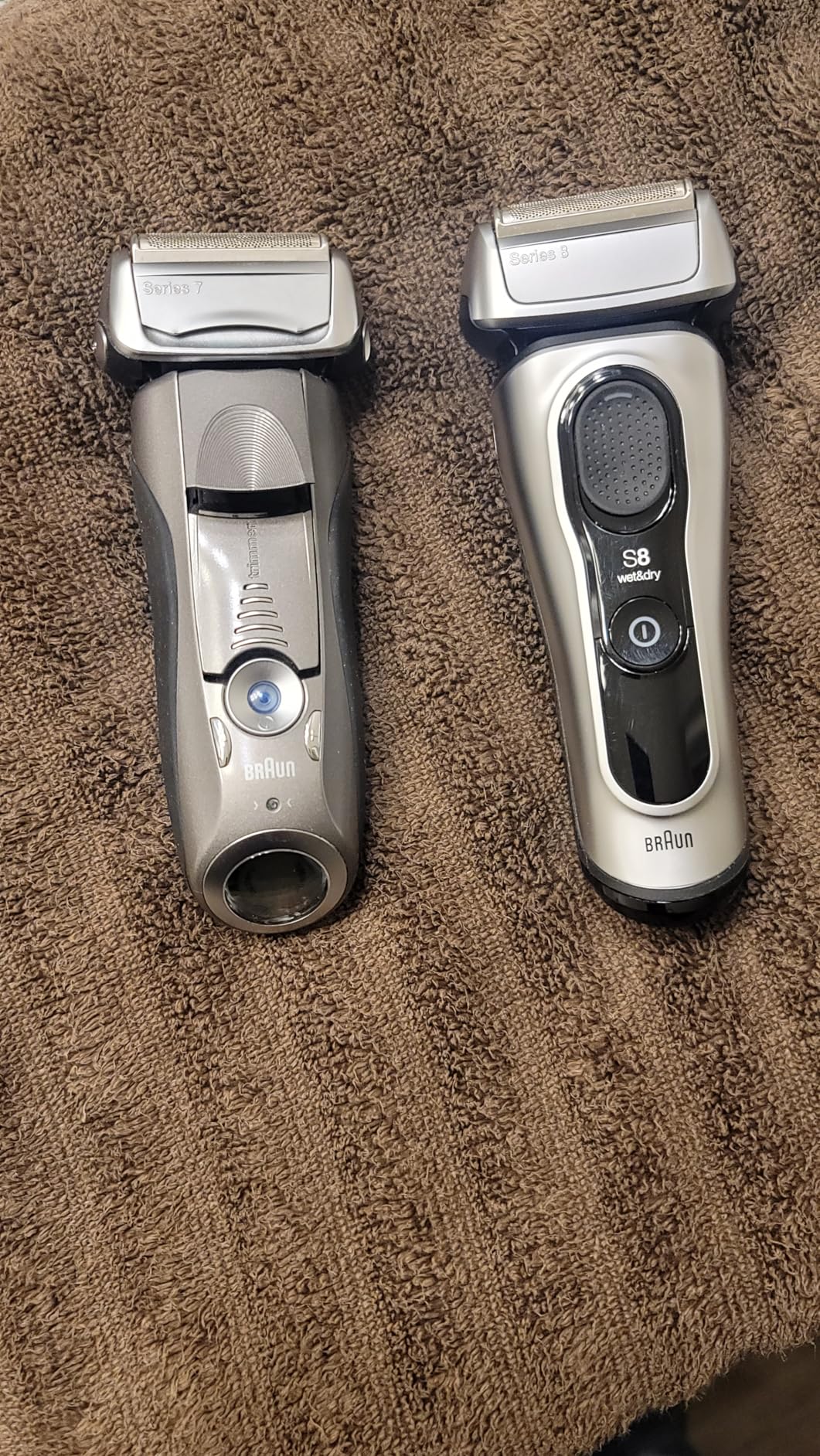 Series 8 8567cc Electric Razor for Men, 4+1 Shaving Elements & Precision Long Hair Trimmer, 5in1 SmartCare Center, Close & Gentle Even on Dense Beards, Wet & Dry Electric Razor, 60min Runtime customer photo 2