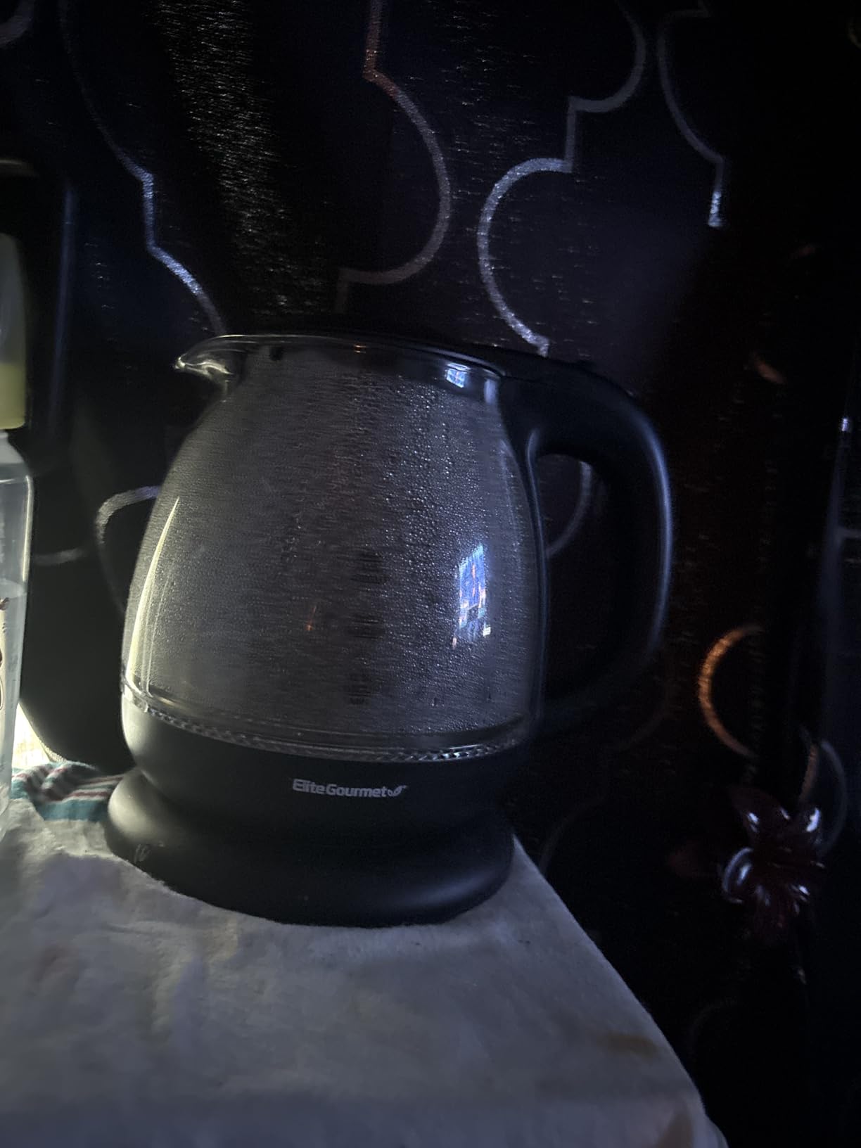 Elite Gourmet EKT3001 1L Digital Water Kettle, 304 Stainless Steel Interior, Programmed Temperatures, Keep Warm Function, Cordless, 360° Base, Auto Off & Audible Indicator, Matte Black customer photo 2