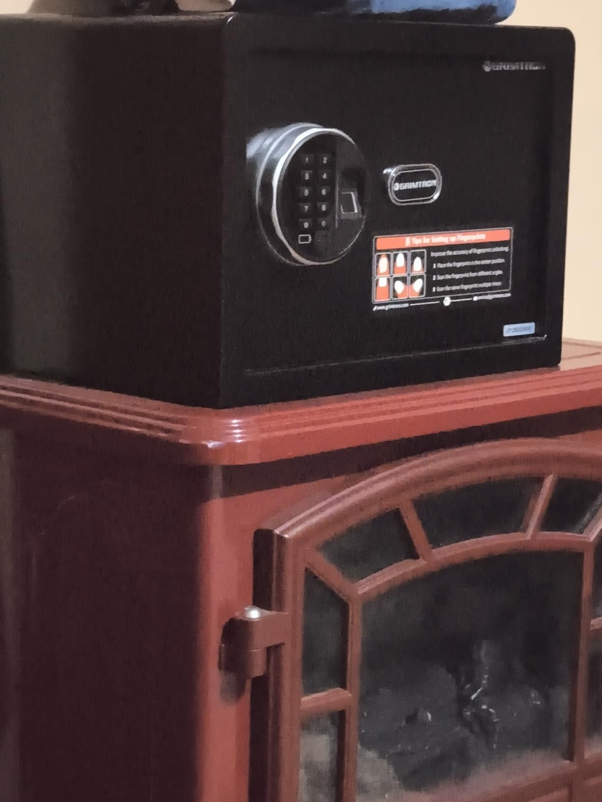 Grimtron 20 LB Smart Biometric Safe with Fingerprint Lock, Silent Mode, Backlit Keypad and LED Light, Small Safe for Home and Office customer photo 2