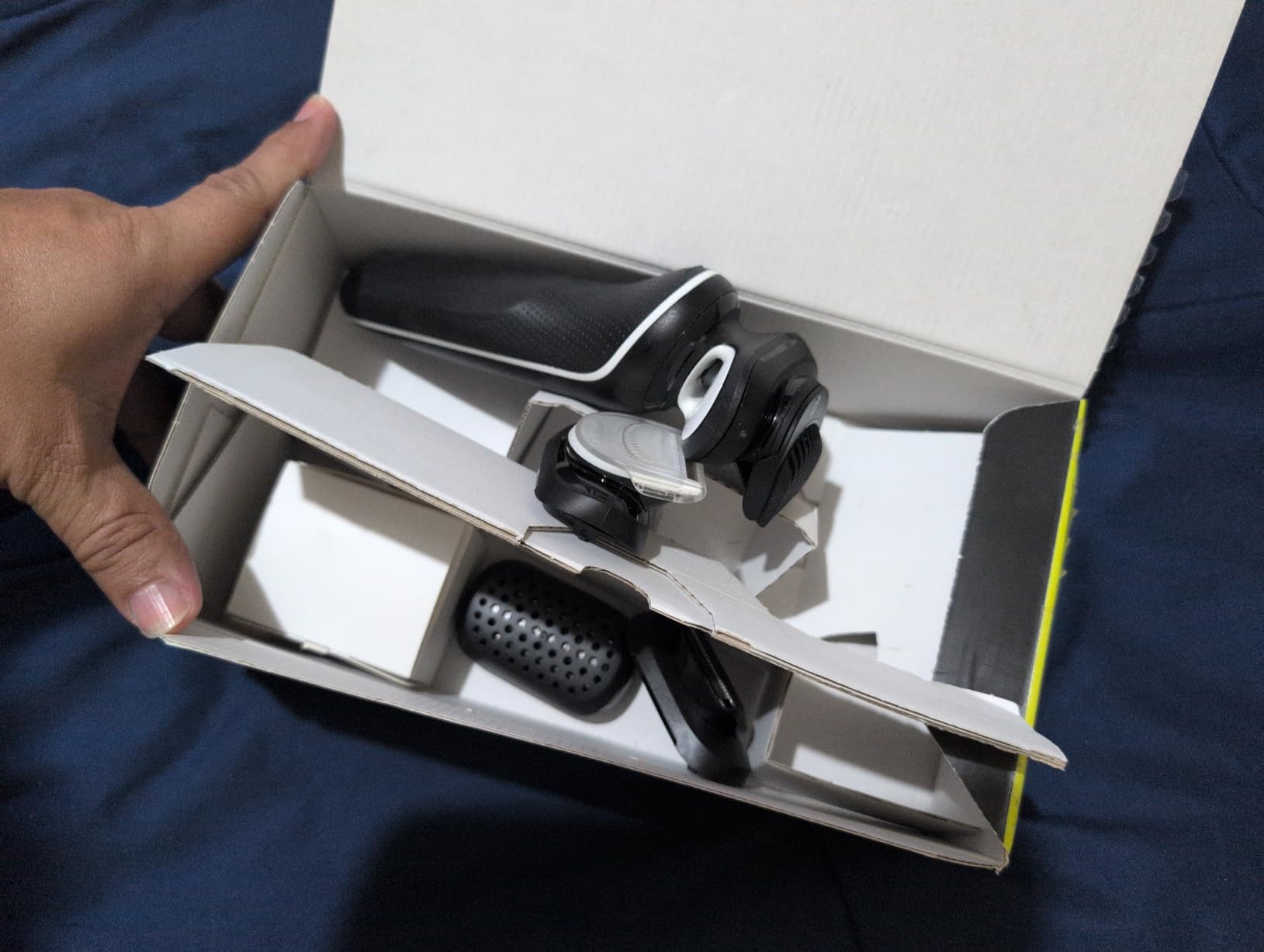 Electric Shaver for Men, Series 5 5150cs, Wet & Dry Razor, Turbo Shaving Mode, Foil Shaver, with Beard Trimmer, Body Groomer and Charging Stand, Blue customer photo 2