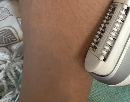 Braun Epilator Silk-epil 7, Hair Removal Device, Women Shaver & Trimmer, Wet and Dry, Wide Head, Includes Shaver Head and Trimmer Comb, SE7-041, Silver customer photo 1