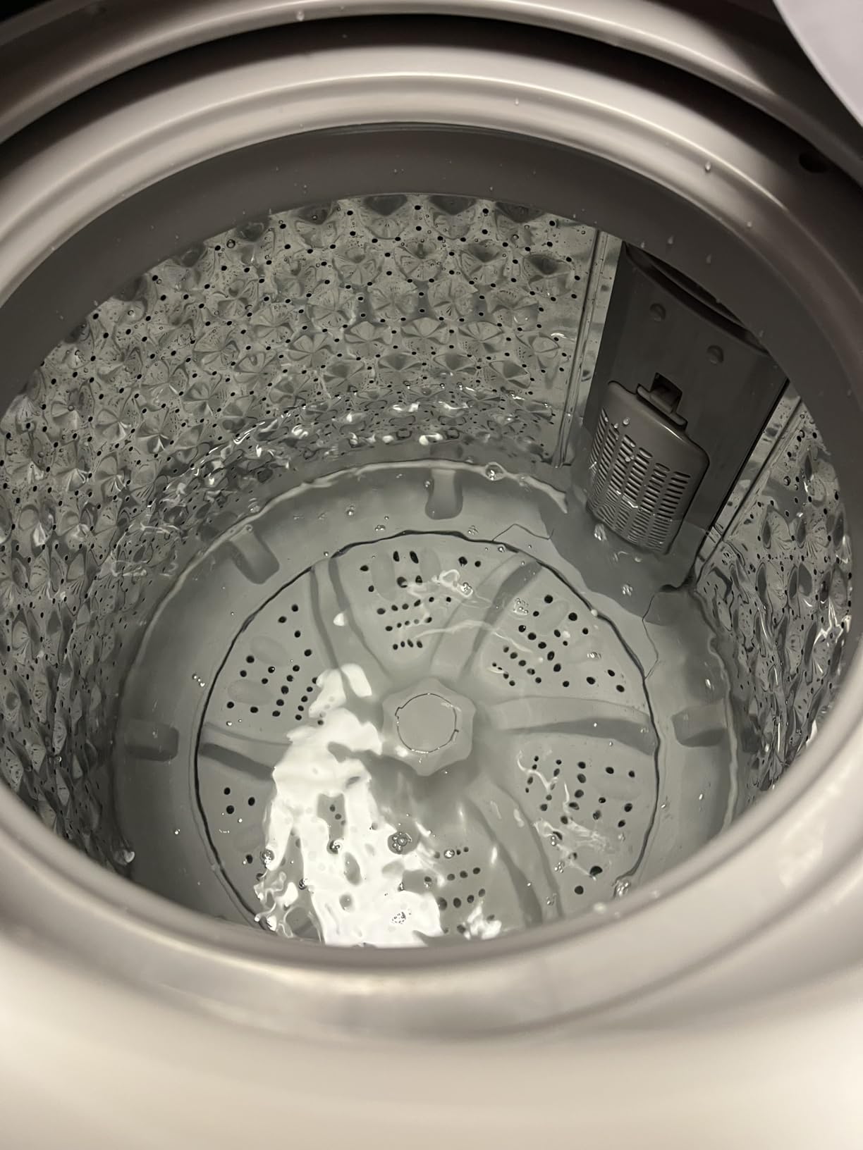 BLACK+DECKER 4.5 Cu. Ft. Front Load Washer, Full Size Washing Machine with 12 Cycles, ENERGY STAR certified Washer Machine, Hot & Cold Inlet Hoses, LED Display, 120V, BFLW45M, White customer photo 1