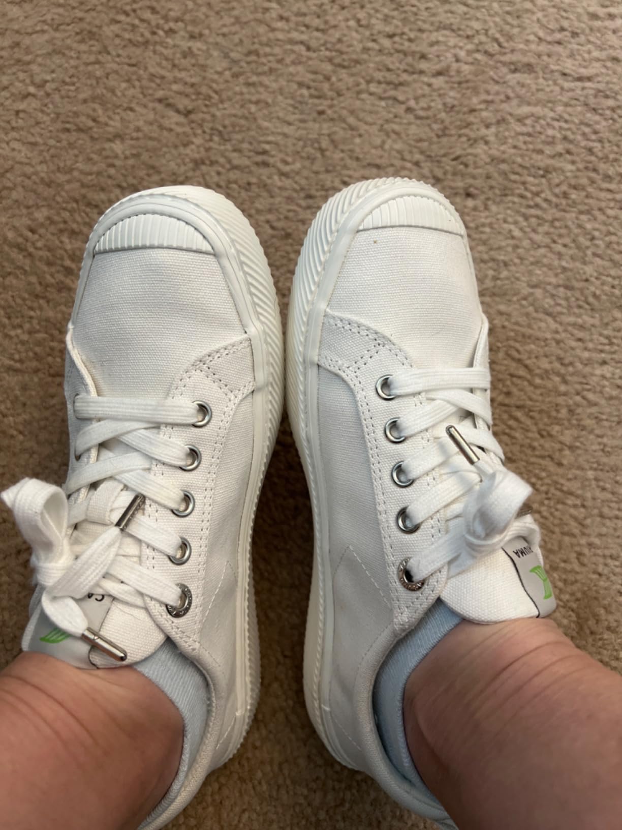 Cariuma OCA Low Canvas Sneakers, Comfortable Shoes for Women, Lightweight & Sustainable, Versatile Casual Footwear with 100% Vegan Insoles, Rubber customer photo 1