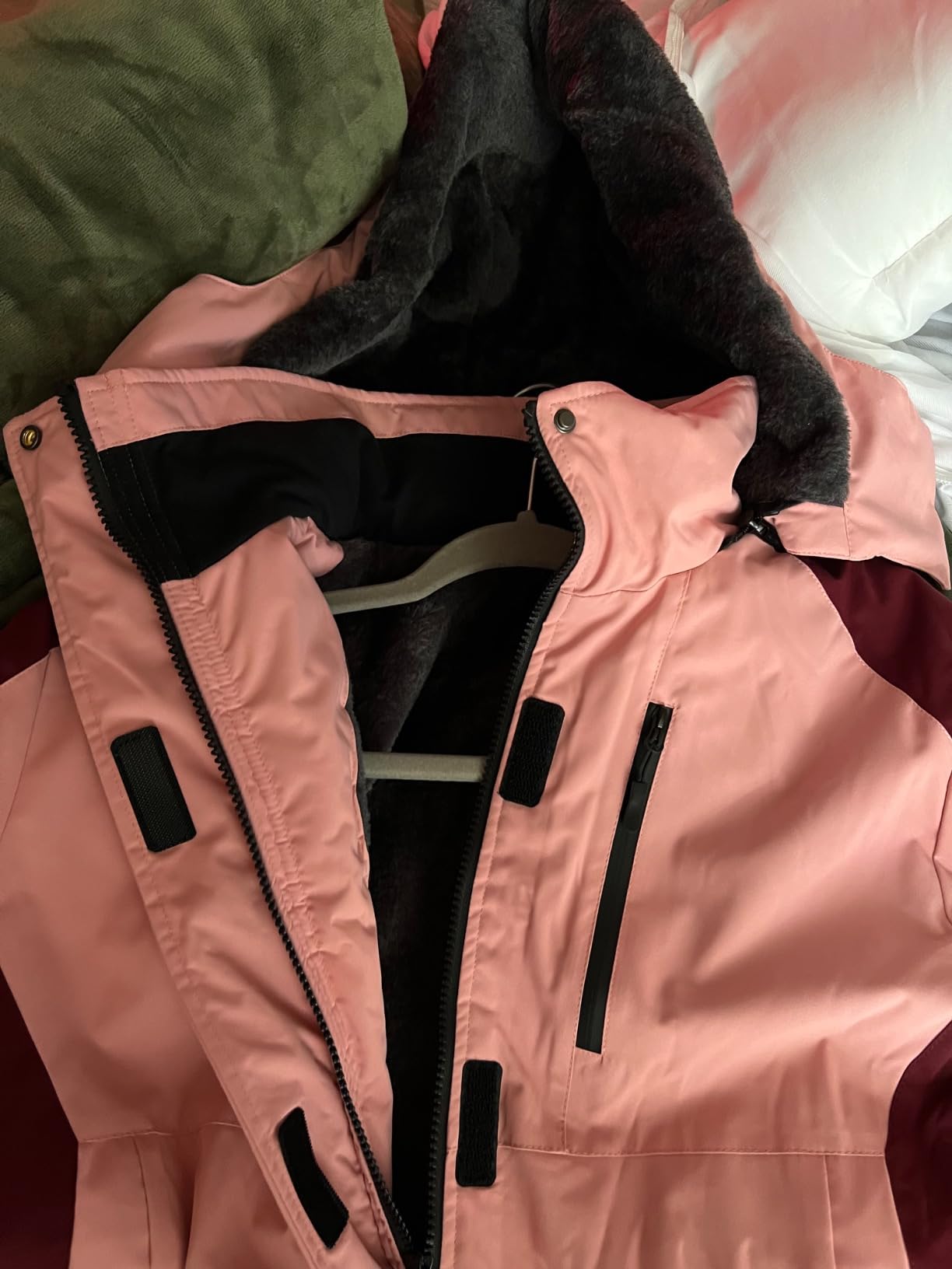 Wulcea Graphene Heated Jacket For Women 12V 18400mAh Fast Charge With Large Capacity customer photo 2