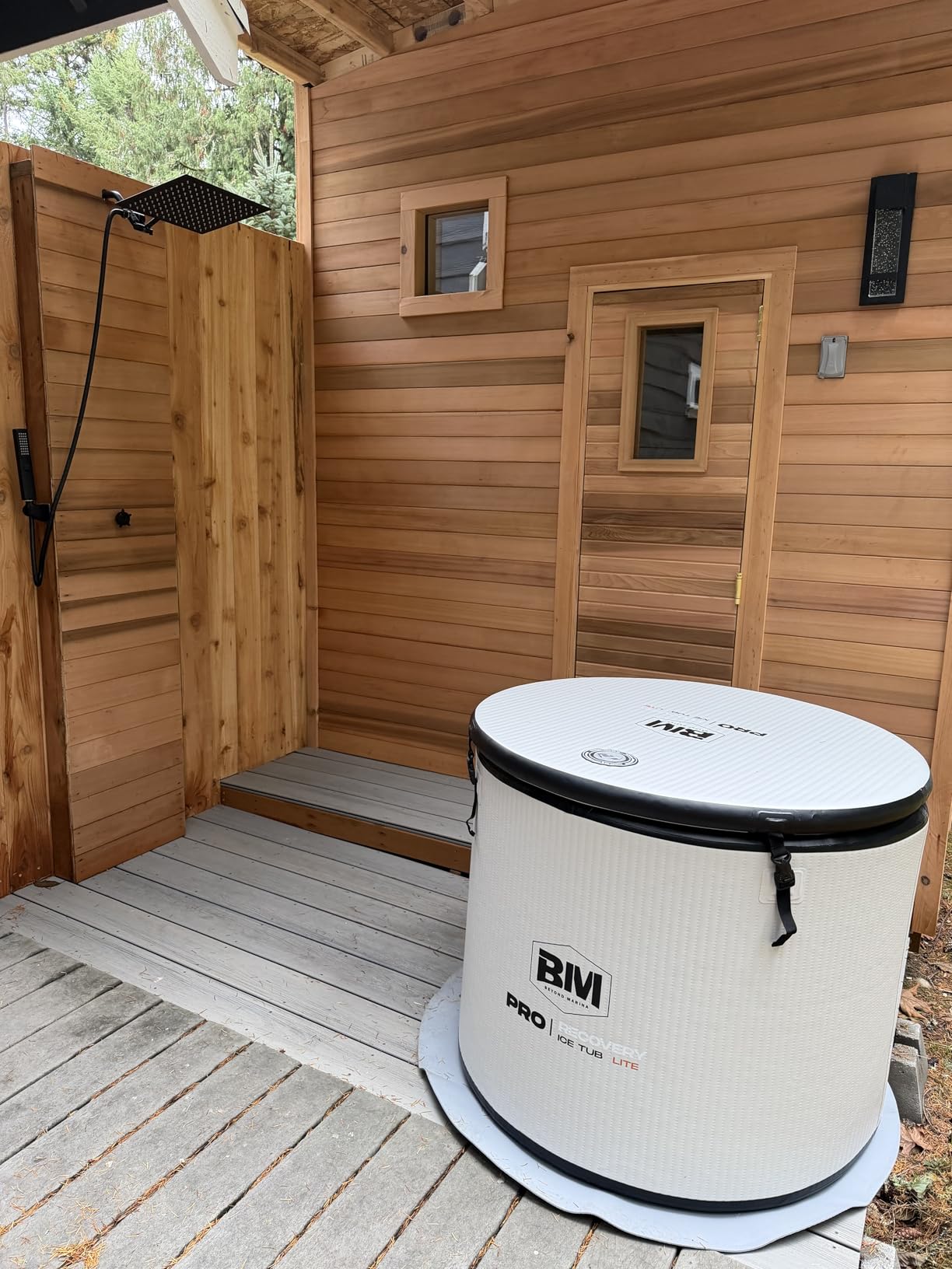 Inflatable Ice Bath Tub for Athletes - Cold Plunge Tub Compatible Water Chiller, Insulated Lid, EVA Groundsheet, Backpack, 150 Gallon, 59L x 31.5W x 23.6H inches customer photo 1