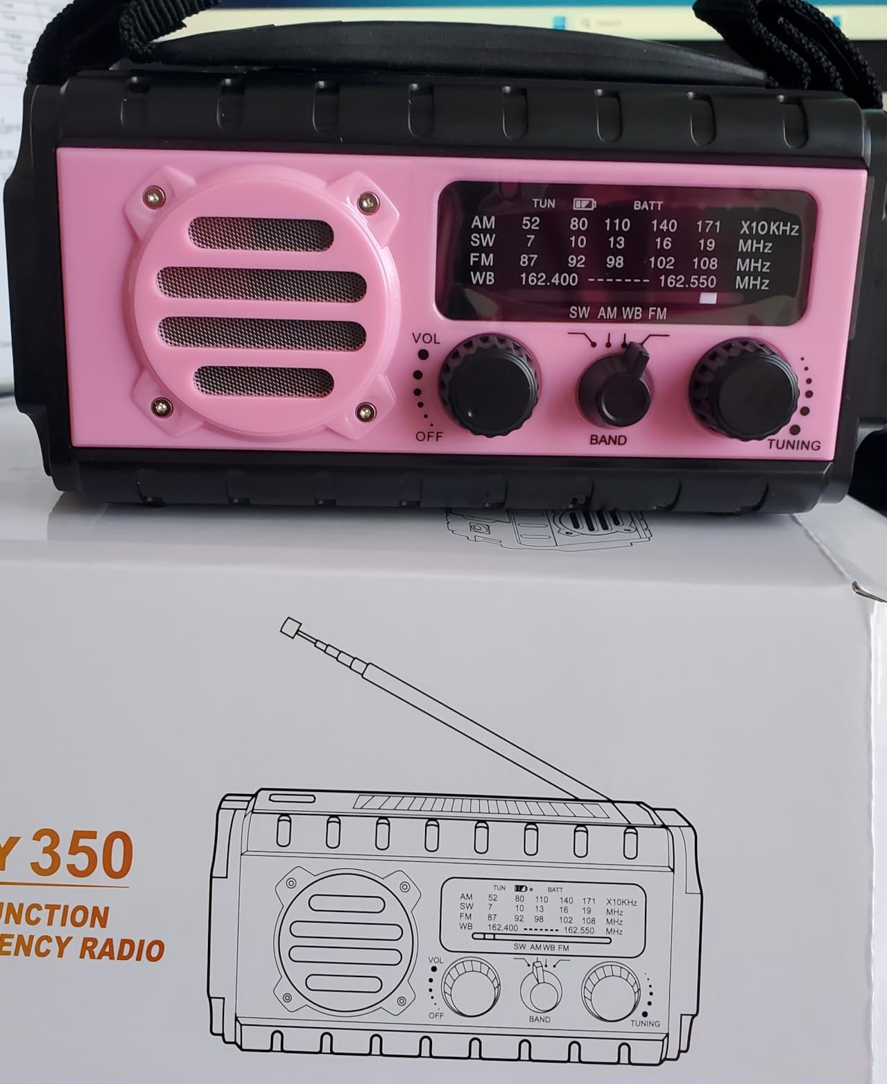 QAUYYW Solar Hand Crank Emergency Radio, 20000mAh AM FM NOAA Weather Radio customer photo 1
