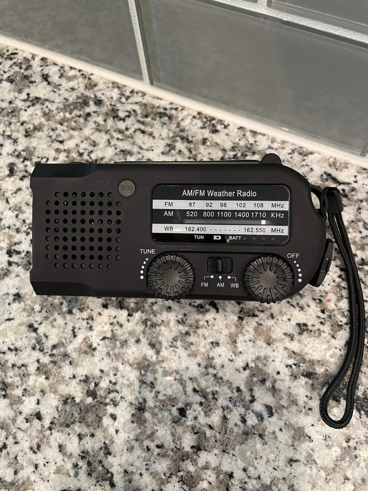 QAUYYW Solar Hand Crank Emergency Radio, 20000mAh AM FM NOAA Weather Radio customer photo 2