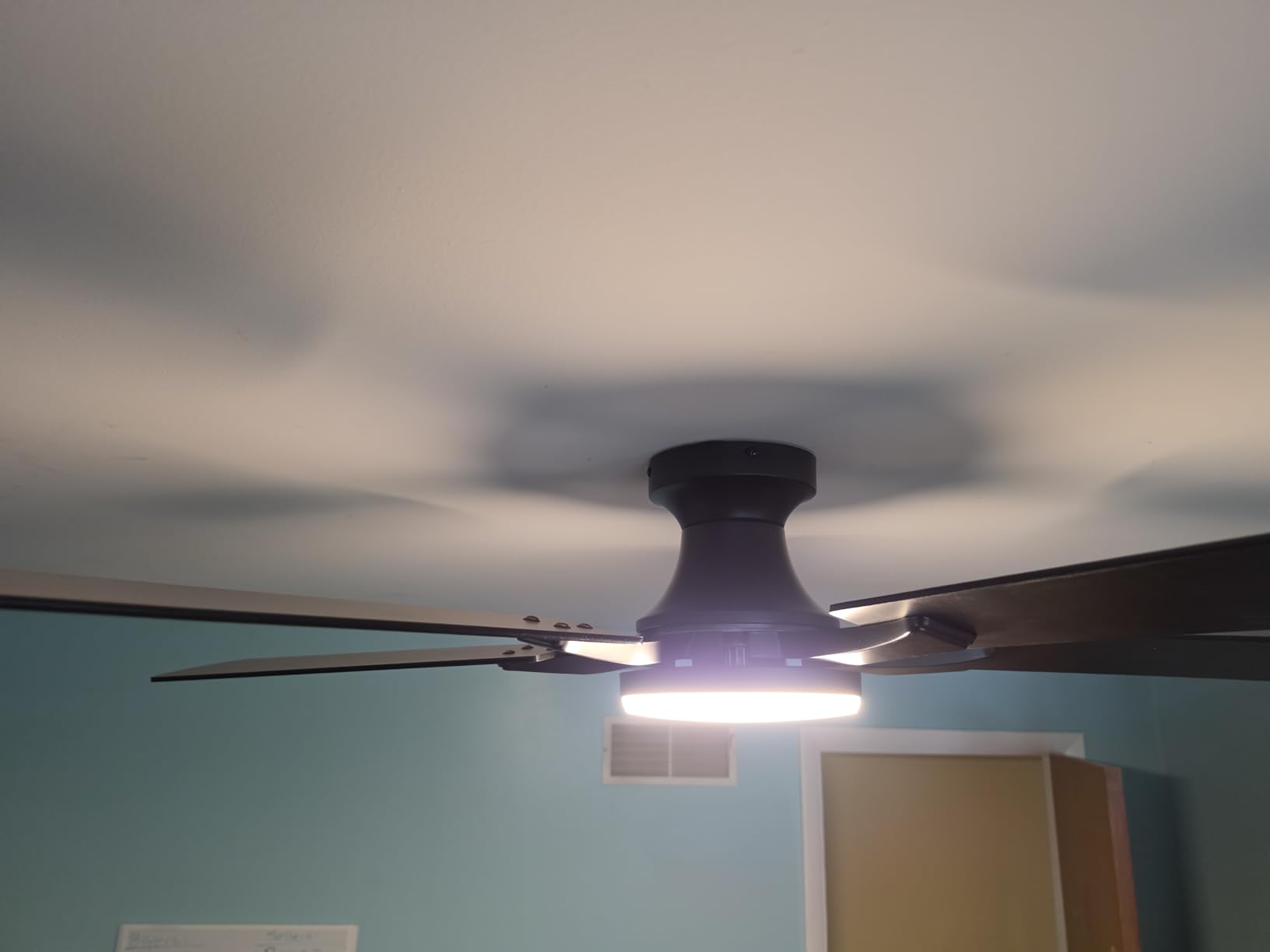 ZMISHIBO 52 Inch Ceiling Fan with Light, App&Remote Control, Flush Mount Low Profile, Dimmable 20W LED Light, Quiet Reversible Motor for Bedroom, Living Room, Apartment, Black customer photo 1