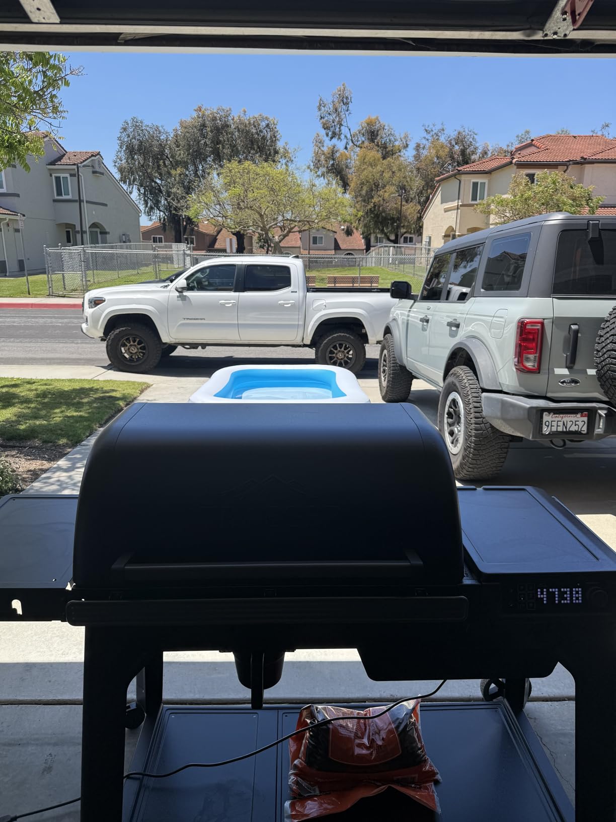 Traeger Grills Woodridge Pro Electric Wood Pellet Grill and Smoker, 970 Sq. In., Outdoor Pellet Smoker Grill with Digital Sensor and Side Shelf, Wi-FIRE Technology, Super Smoke Mode, Black, TFB97JLH customer photo 1