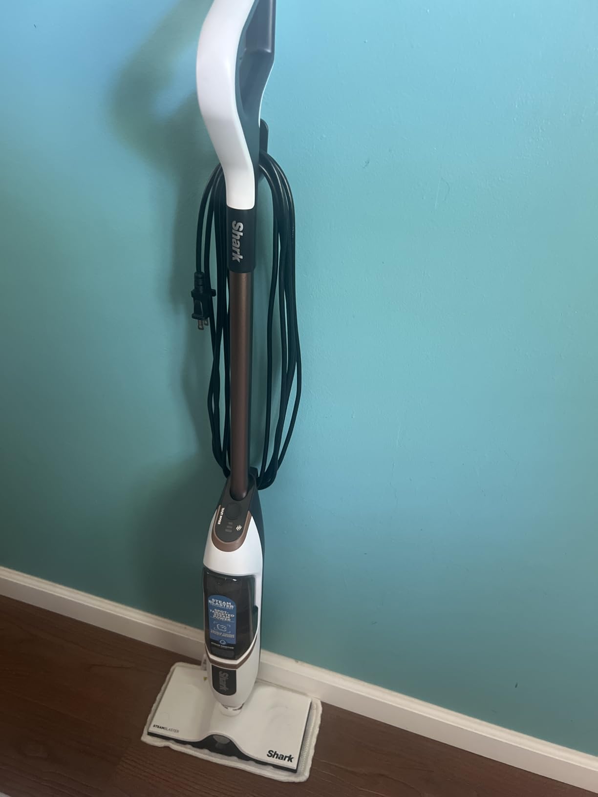 Shark SteamSpot Steam Mop with Steam Blaster Technology, 3 Steam Modes, 2 Washable Pads, XL Removable Water Tank, Lightweight, Steam Cleaner for sealed Hard Floors, Hardwood, Tile, Laminate, S2001 customer photo 1