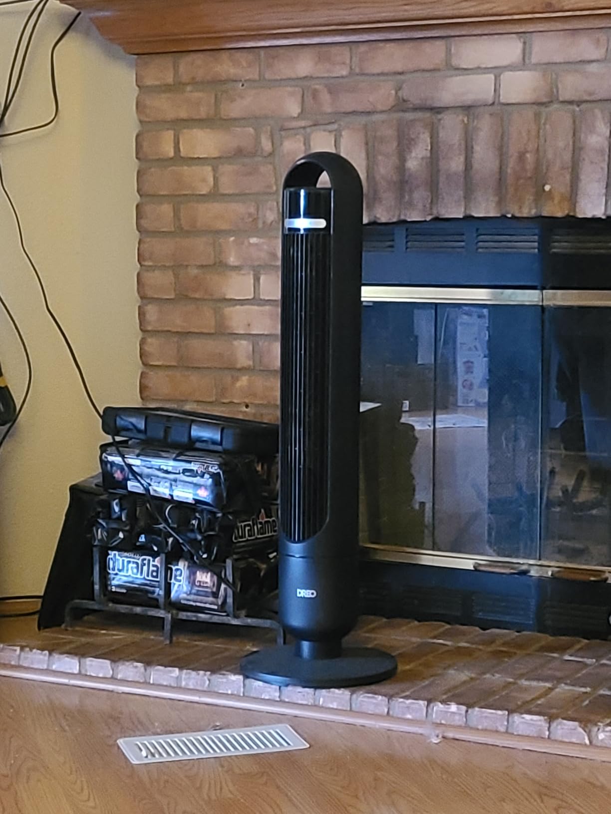 DREO Tower Fan for Bedroom, 90° Oscillating Standing Fans for Room with 4 Speeds, 3 Modes, 28dB Quiet for Sleep, 26ft/s Velocity, 8H Timer, Remote, Living Room, Office, Home, Black customer photo 2