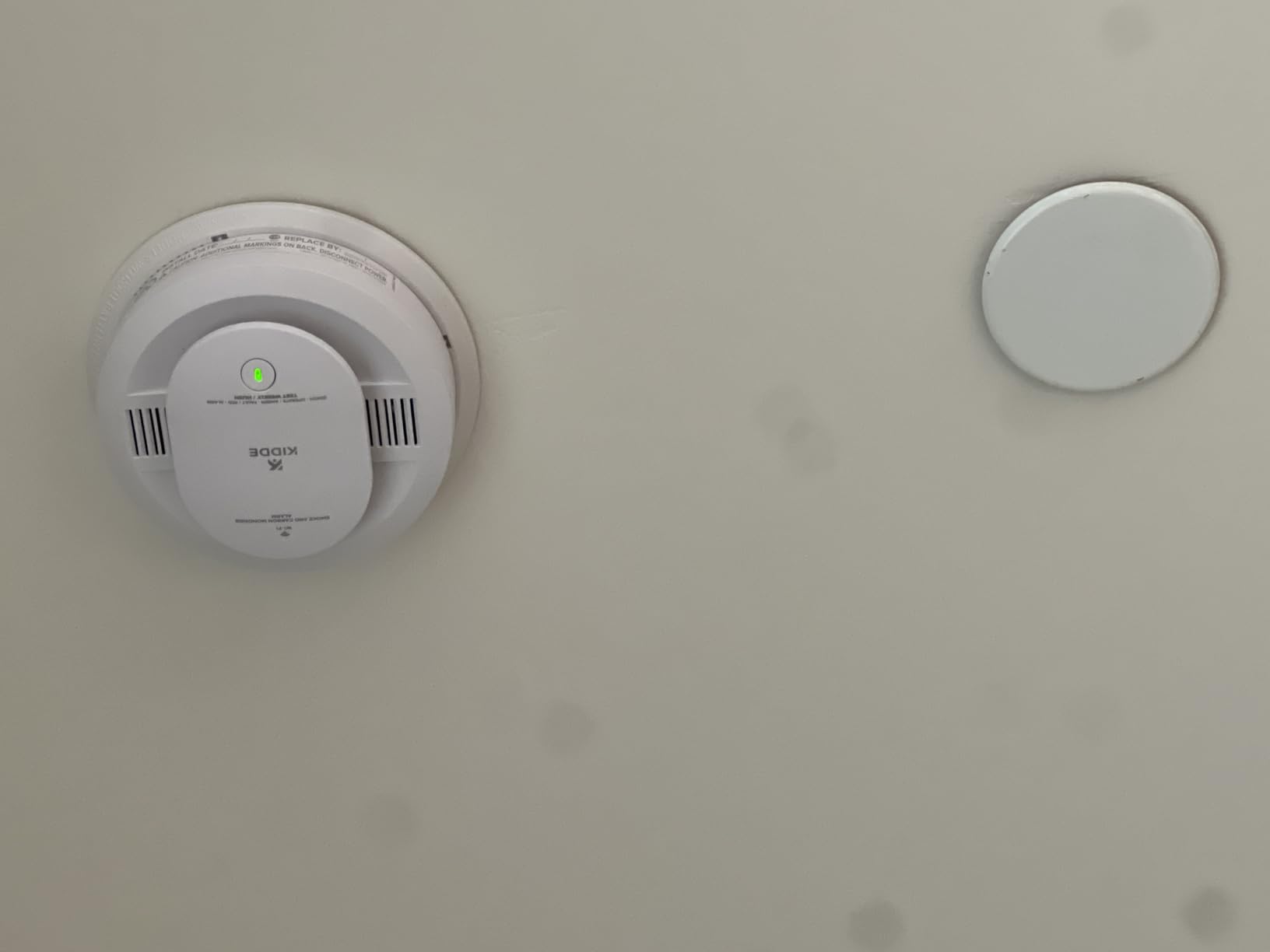 Kidde Hardwired Kidde App Enabled Smart Smoke and Carbon Monoxide Detector, AA Battery Backup, Voice Alerts, Interconnected Alarm customer photo 1