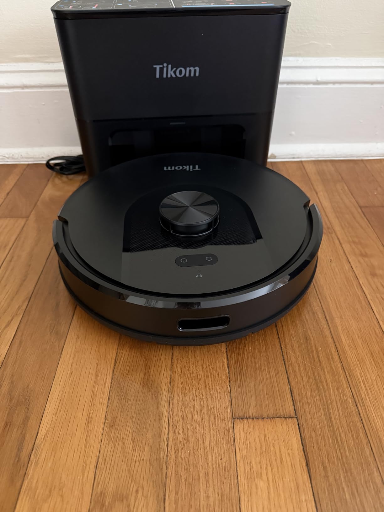 Tikom Robot Vacuum and Mop with Self-Emptying Base (L8000 Plus) | 6000Pa, 90 Days Capacity, LiDAR Navigation, Home Mapping, Ideal for Pet Hair, Hard Floors, Carpet customer photo 1