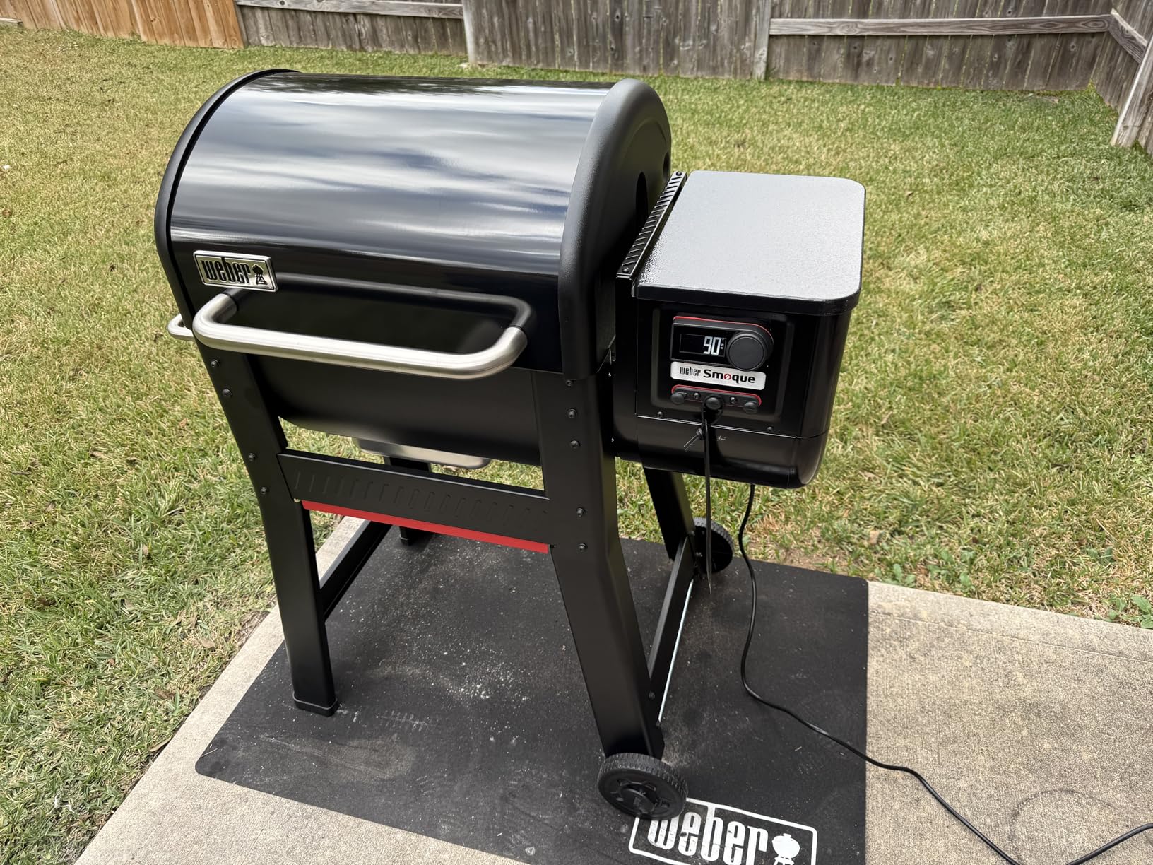 Weber Smoque 22-Inch Pellet Smoker, Black - Outdoor BBQ Pellet Grill Up to 500 Degrees with SmokeBoost, SmoqueVent Airflow System & Rapid React PID Temperature Control customer photo 1