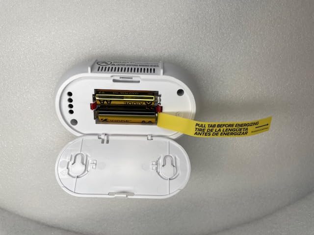 Kidde Carbon Monoxide Detector, AA Battery Powered, Detects Low-Level CO, Digital Backlit Display, Portable for Travel or Home, LED Status Indicators, 85 dB Alarm, 5th Edition, COBDL customer photo 1