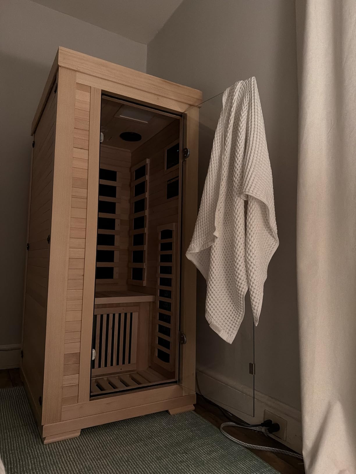 ENSTVER Infrared Wood Sauna 5.4Ft 1 Person, Luxury Full Spectrum Far Infrared Sauna Features Low EMF 1240w 7-Light Dynamic & Music Speakers, Canadian Hemlock Dry Indoor Saunas for Home & Gym customer photo 2