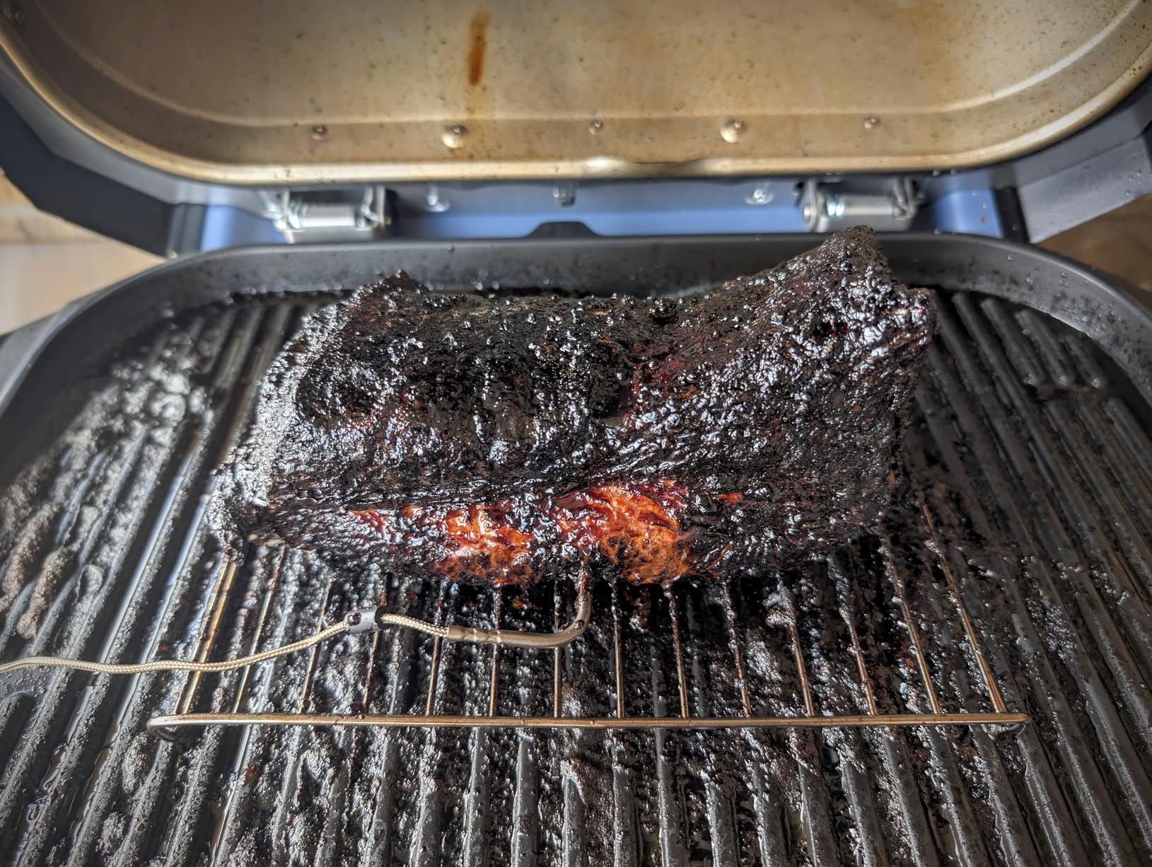 Ninja Woodfire Pro Connect XL Outdoor Grill & Smoker | Bluetooth, App Enabled | 7-in-1 Grill, BBQ Smoker, Outdoor Air Fryer | Woodfire Technology | Built-In Thermometer | Black & Gold | OG951BK1 customer photo 1