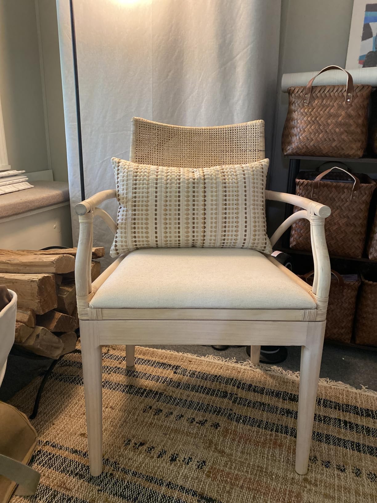 SAFAVIEH Furniture - Gianni Rattan Arm Chair - Brown & Black - Solid Wood - Coastal Open-Arm Design - Ideal for Living Room, Sunroom, Bedroom (SEA4011A) customer photo 2