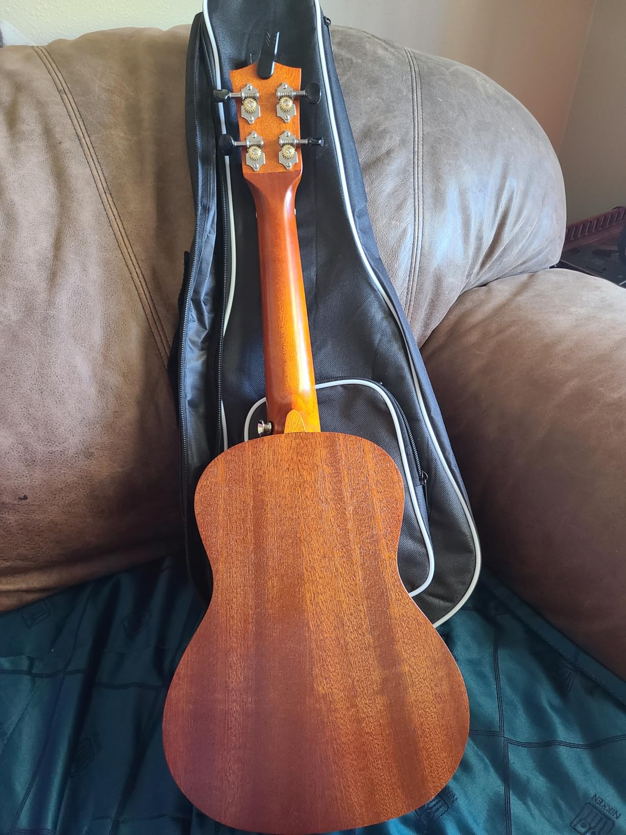 Ukulele, AKLOT Concert Ukelele Solid Mahogany 23 inch for Professional Beginners Adults Kit with Free Online Lesson and Uke Accessories customer photo 1