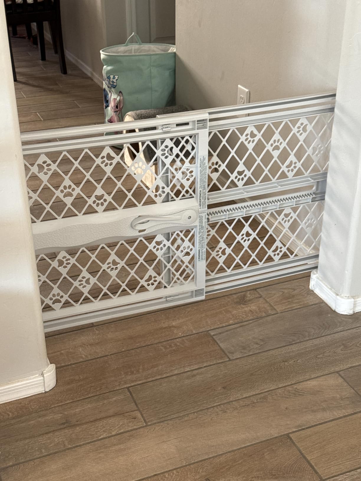MYPET North States Paws Portable Pet Gate: 26-40