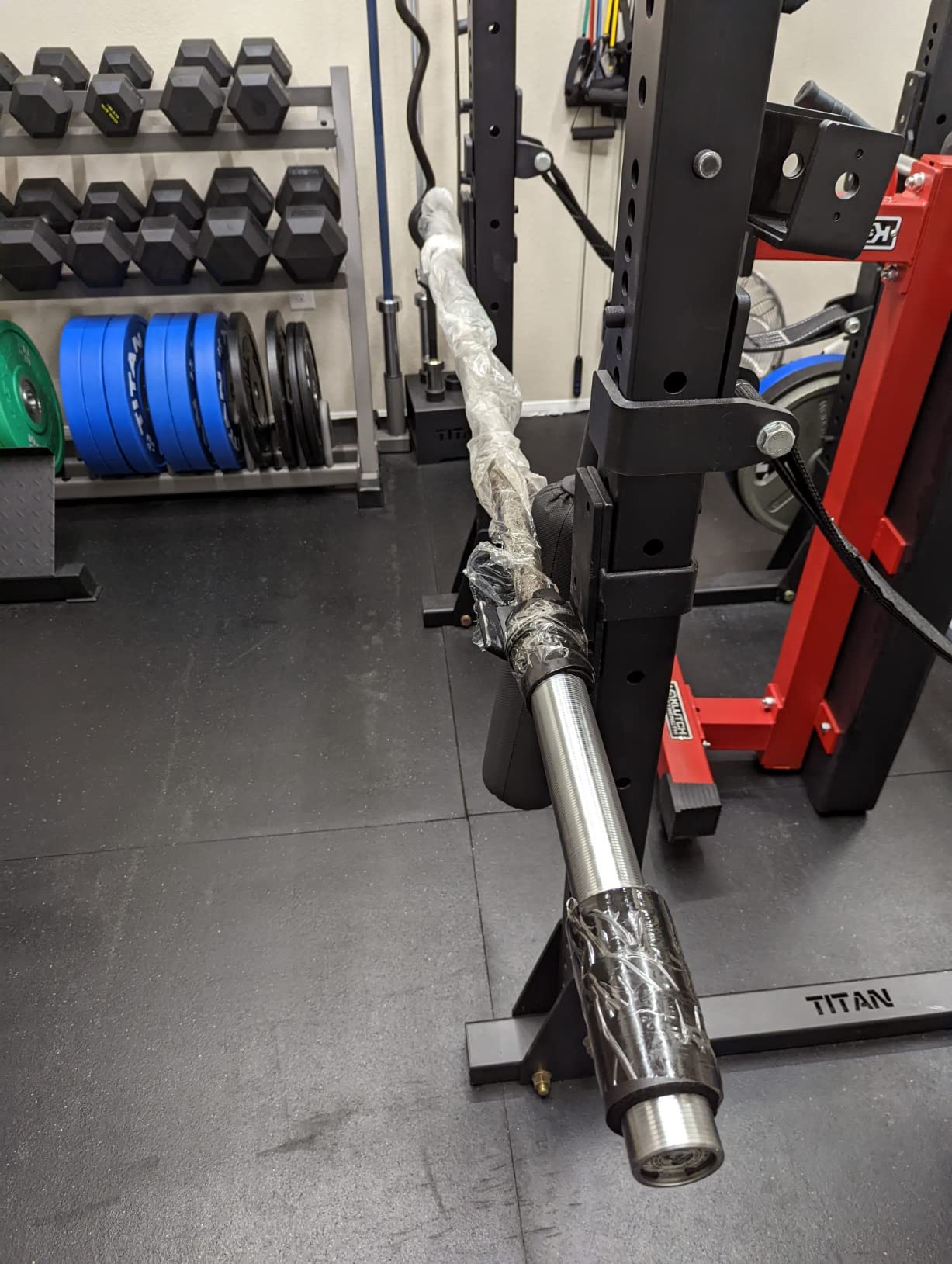 Powerlifting Bar 2.0 [Bells of Steel] Heavy-Duty Power Barbell, Olympic Bar for Powerlifting Barbell, Aggressive Knurling, 29mm Diameter, 44 lb, 1500lb Capacity, Barenaked customer photo 2