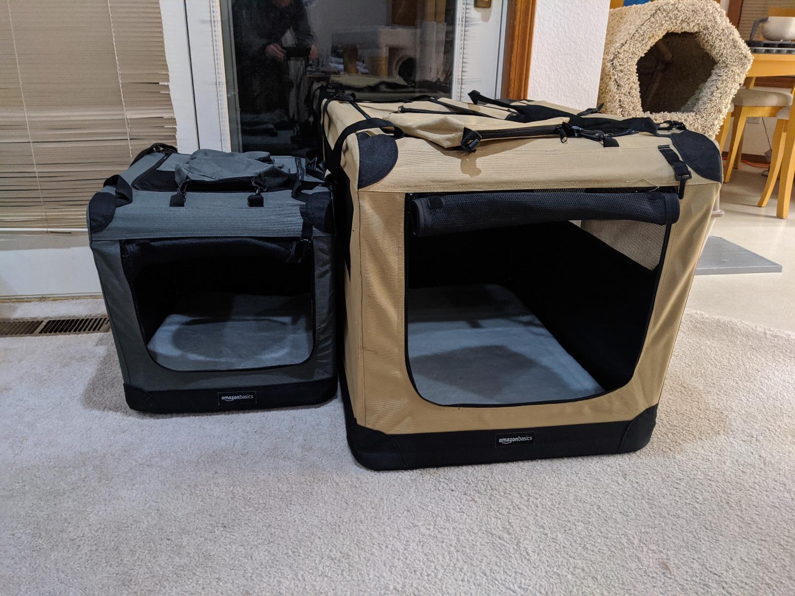 Amazon Basics Portable Foldable Soft Pet Dog Crate Carrier Kennel with Mesh Windows, Ventilation, Pockets for Large Dogs, 42 x 31 x 31 inches, Grey customer photo 1