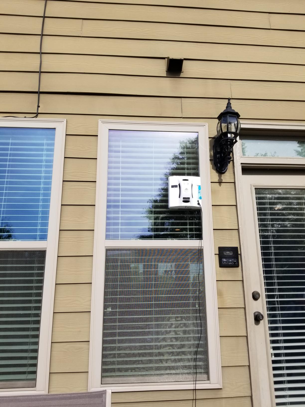 HOBOT 298 Window Cleaning Automatic Robot with Ultrasonic Water Spray, Intelligent Cleaning, AI Smart Route Plan, Replaceable Water Tank, and Control via Smartphone or Remote customer photo 1