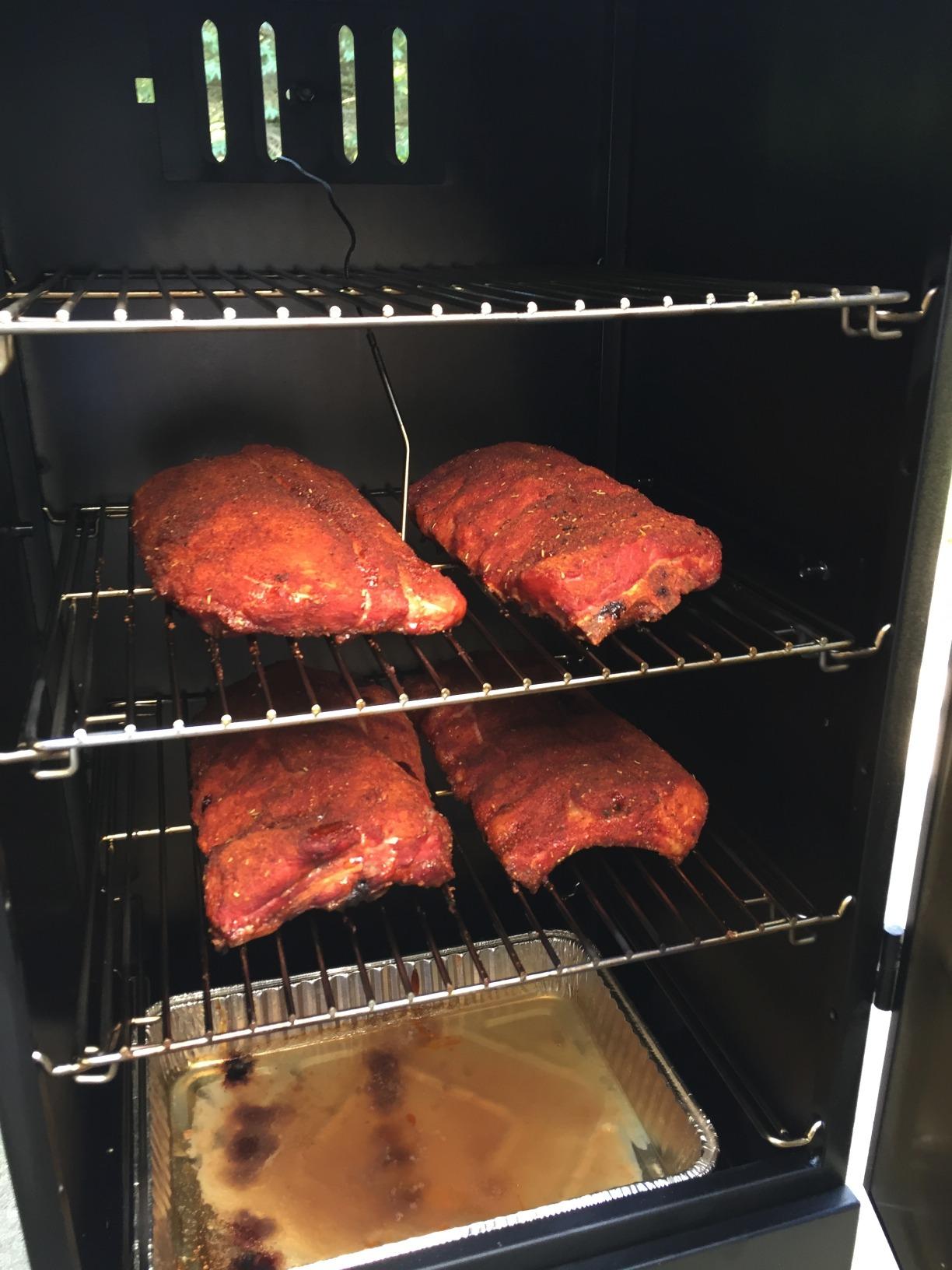 Masterbuilt 40-inch ThermoTemp Propane Gas Vertical BBQ Smoker with Analog Temperature Control, 960 sq. in. customer photo 2