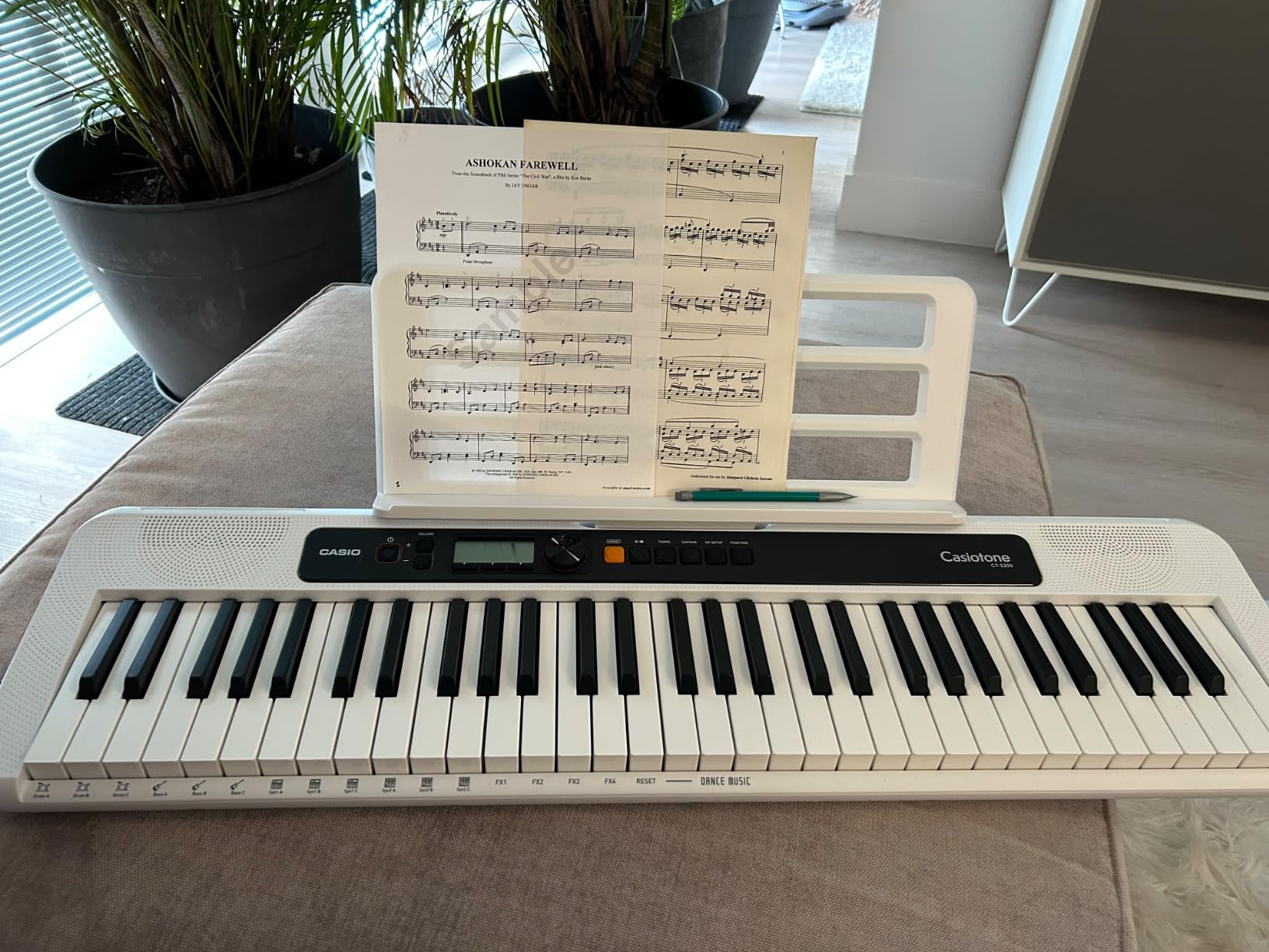 Casio Casiotone CT-S200 61-Key Portable Keyboard for Beginners | 400 Tones, 77 Rhythms, LCD Display, Dance Music Mode, USB-MIDI, Stereo Speakers customer photo 2