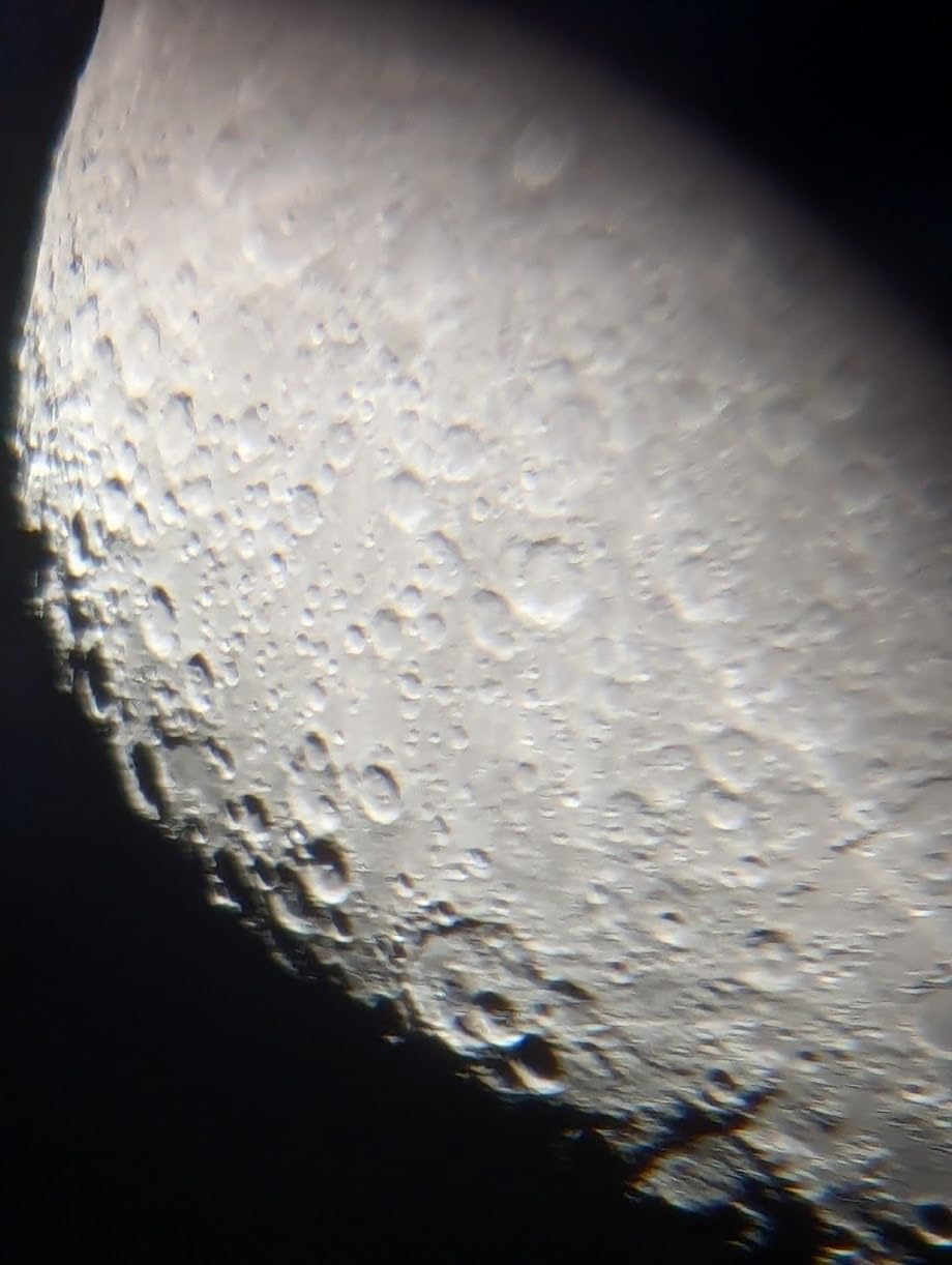 Celestron StarSense Explorer DX 130AZ App-Enabled Telescope - 130mm Newtonian Reflector with Smartphone Dock & StarSense App - iPhone & Android Compatible customer photo 2