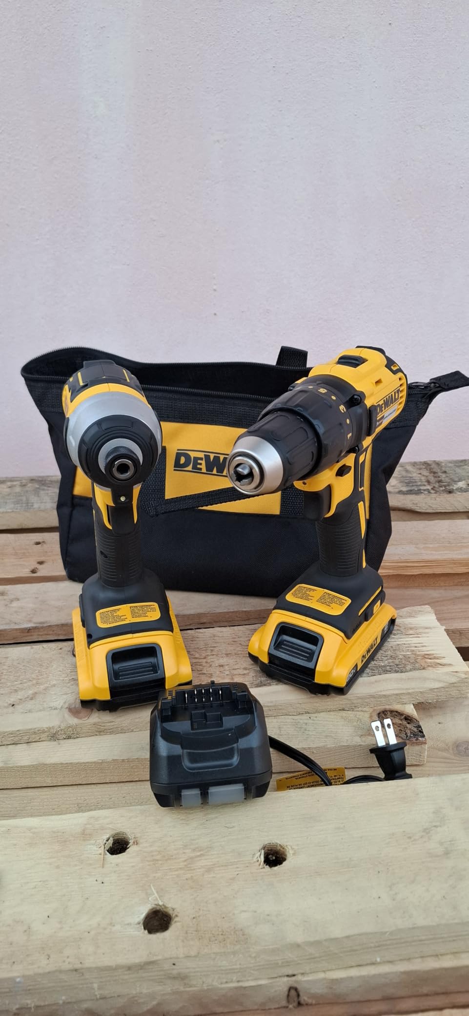RYOBI P1819 18V One+ Lithium Ion Combo Kit (6 Tools: Drill/Driver, Impact Driver, Reciprocating Saw, Circular Saw, Multi-Tool, LED Worklight, 4.0 Ah & 1.5 Ah Battery, Charger, Bag) customer photo 1