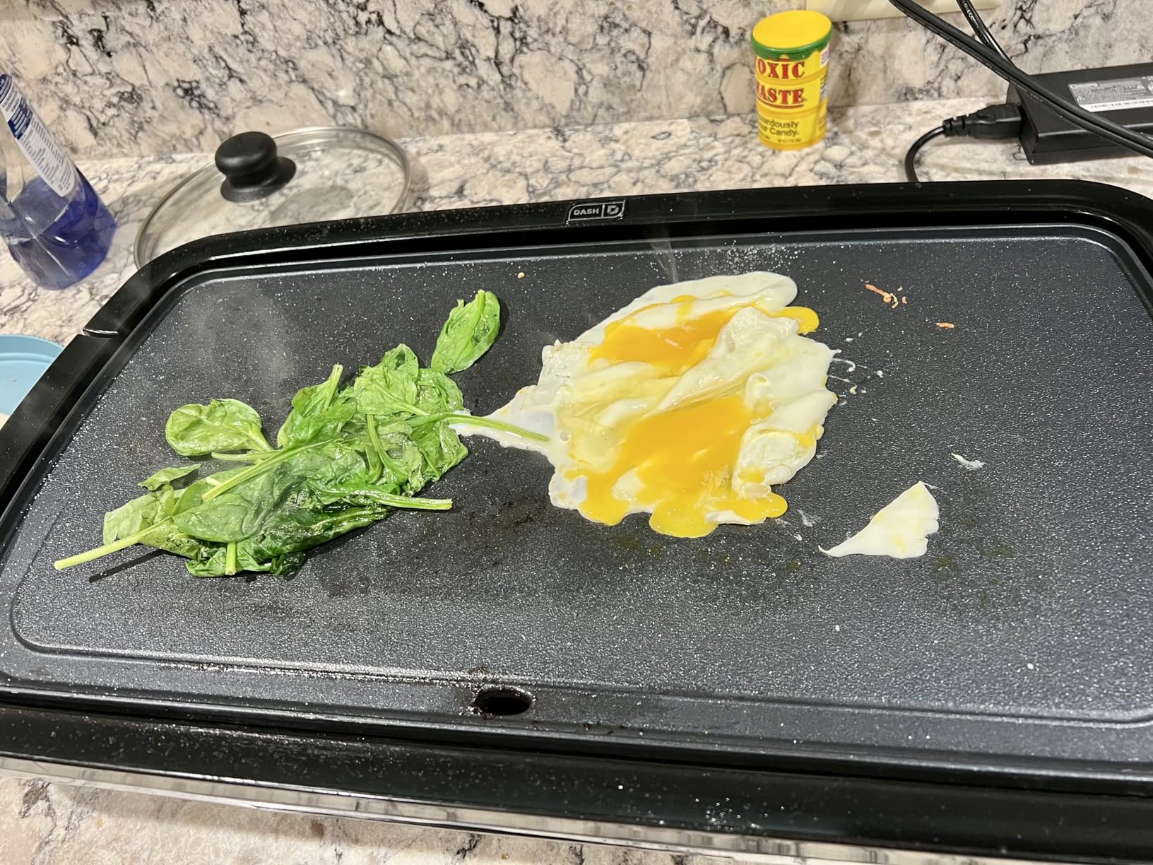 Dash Deluxe Everyday Griddle - Electric Griddle with Removable Plate - Nonstick, Easy-Clean Surface & Anti-Slip Base - Recipe Book Included - Black customer photo 1