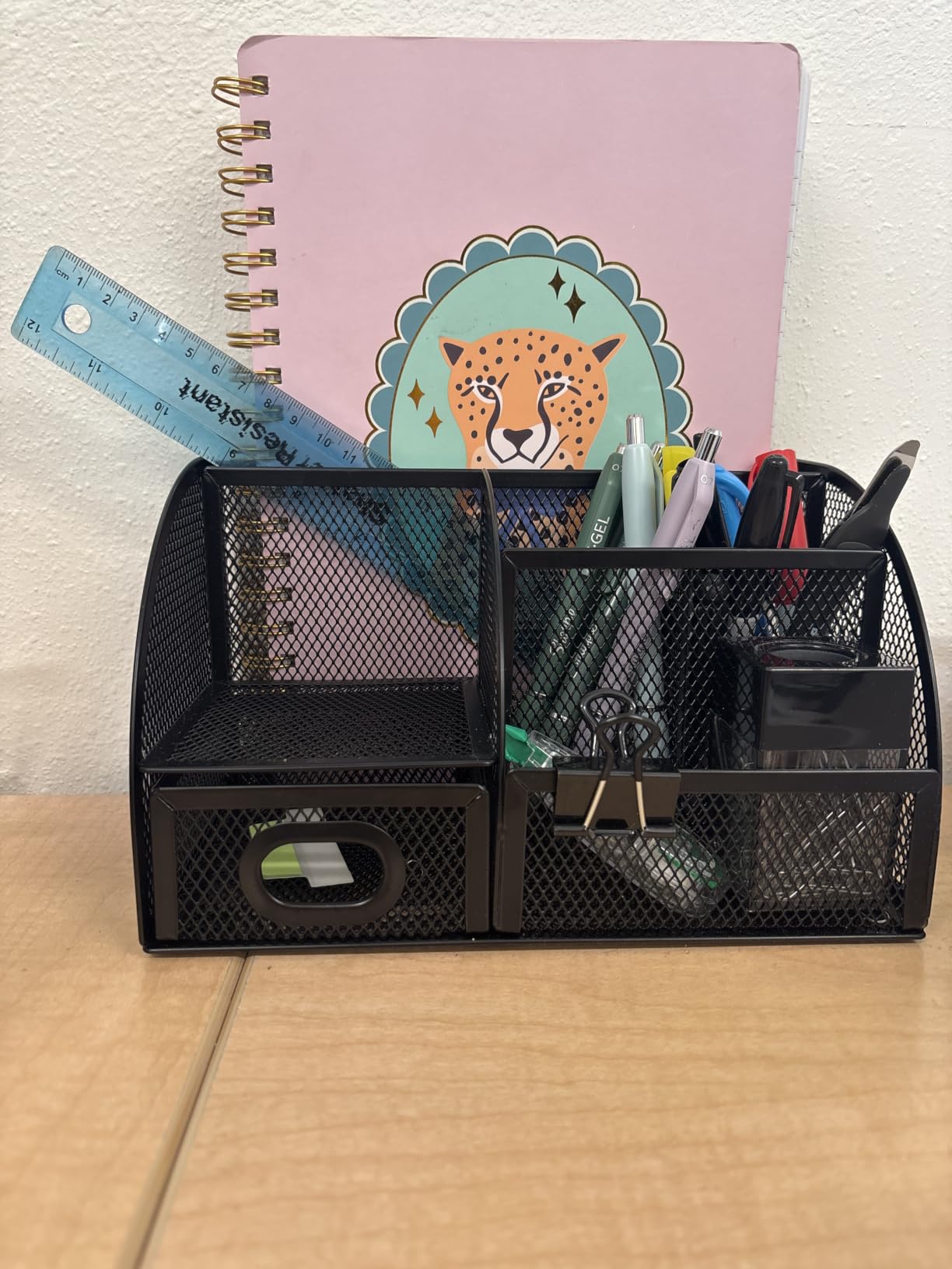 Amazon Basics Mesh Pen Holder and Desktop Desk Organizer, Office Caddy Storage for Writing Utensils, 9.1 x 5.9 x 5.5 inches, Black customer photo 1
