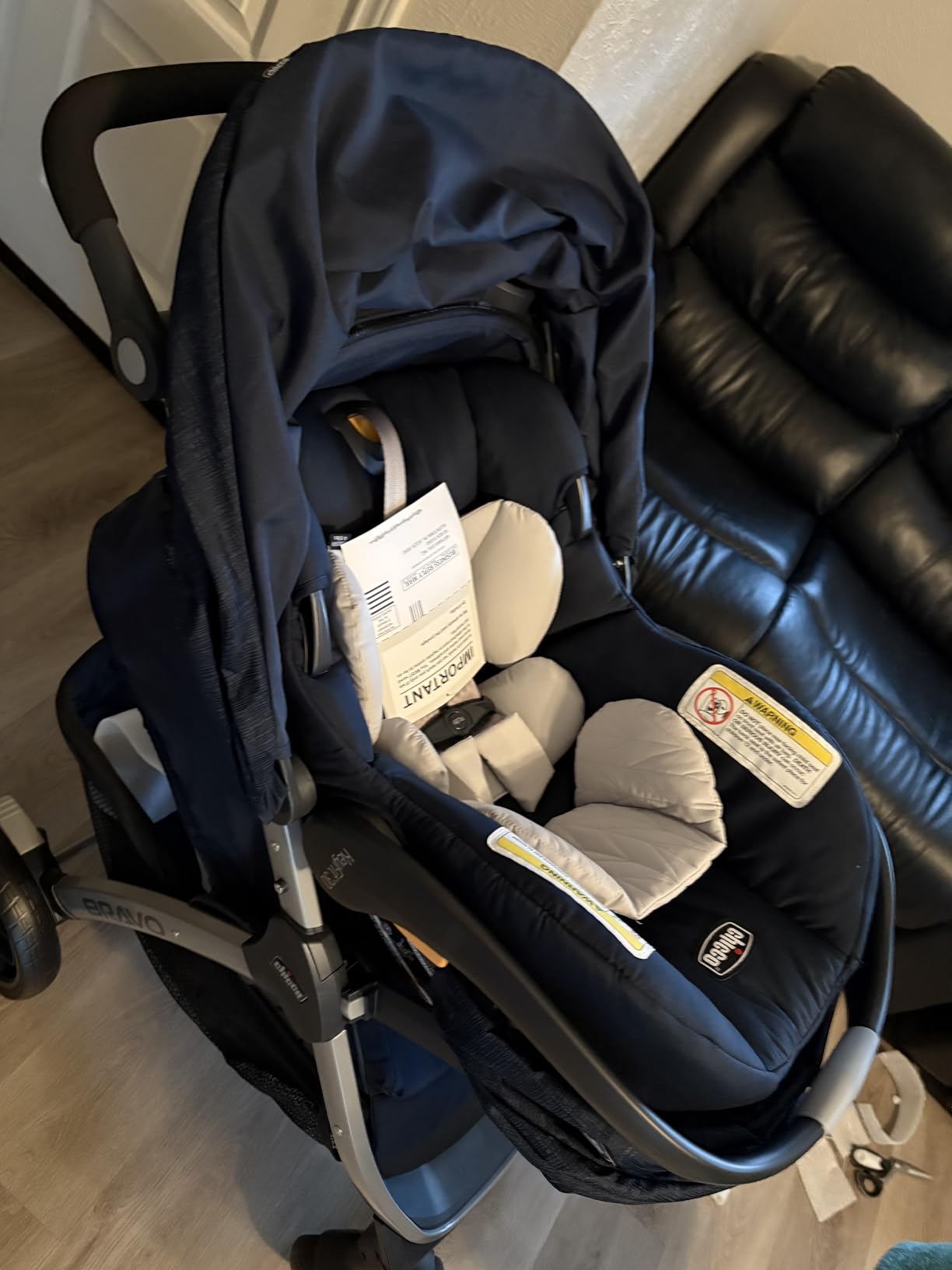 Chicco Bravo 3-in-1 Trio Travel System, Bravo Quick-Fold Stroller with KeyFit 30 Infant Car Seat and Base, Camden/Black customer photo 1