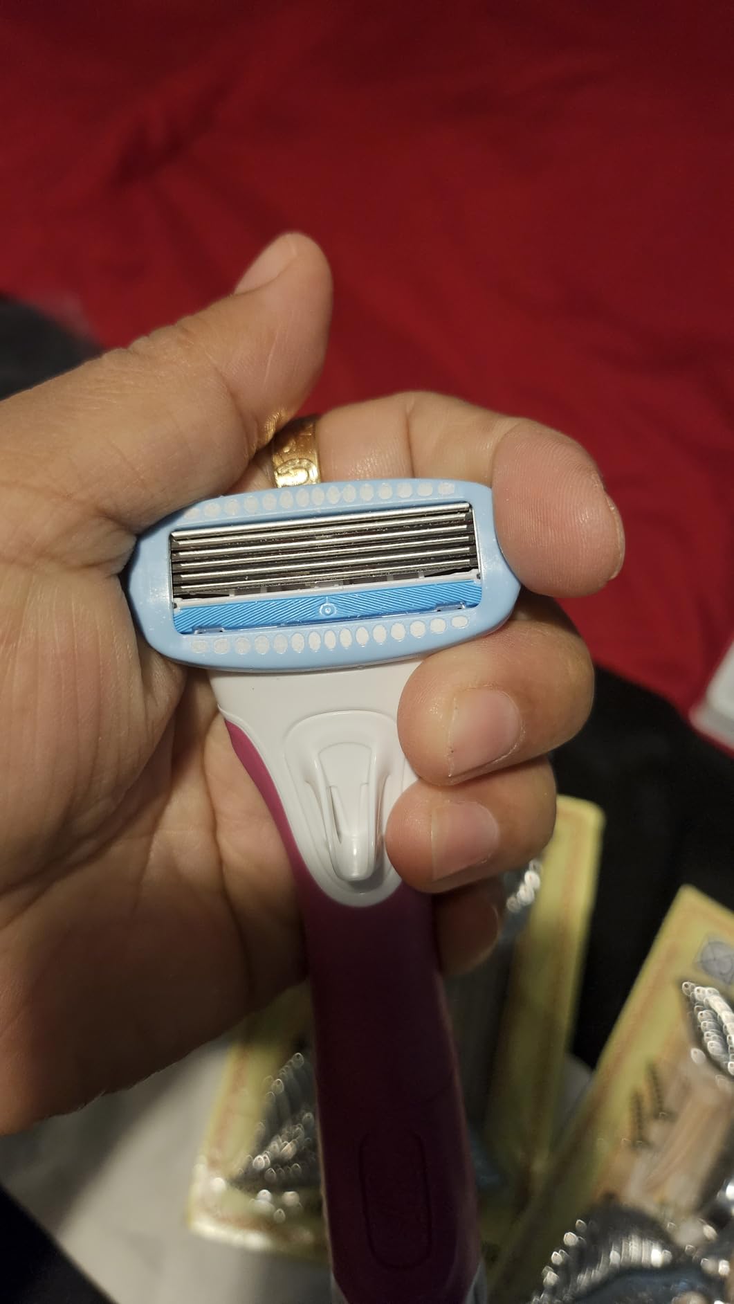 Schick Hydro Silk TrimStyle Razor with Bikini Trimmer for Women | 2-in-1 Bikini Razor for Women and Womens Trimmer for Pubic Hair, Includes 1 Waterproof Handle, 3 Refills & 1 AAA Battery customer photo 1