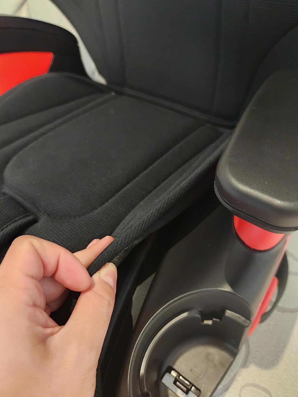 Britax Highpoint Backless Belt-Positioning Booster Seat, SafeWash Black Ombre customer photo 2