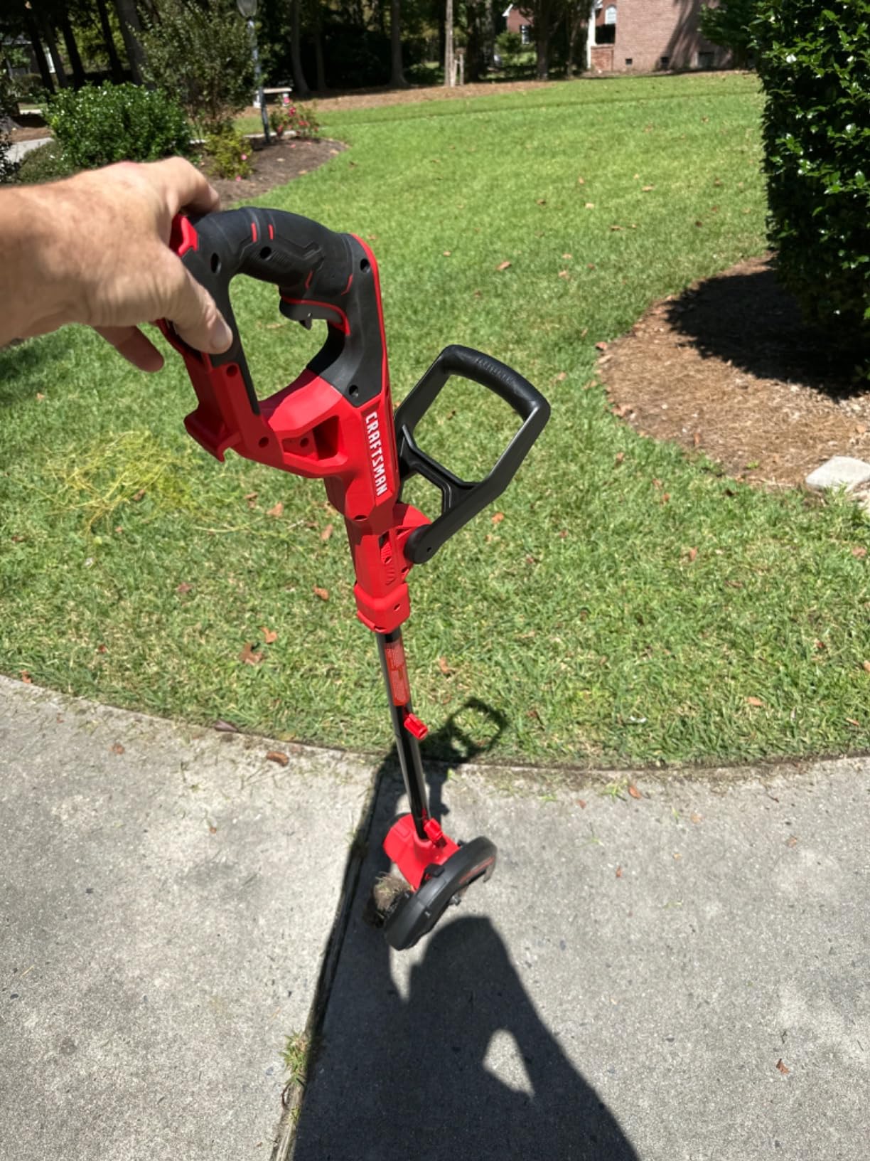 CRAFTSMAN Cordless Edger Lawn Tool, 20V MAX Battery, Charger and Blade Included, 7.5 in Cutting Width (CMCED400D1) customer photo 1