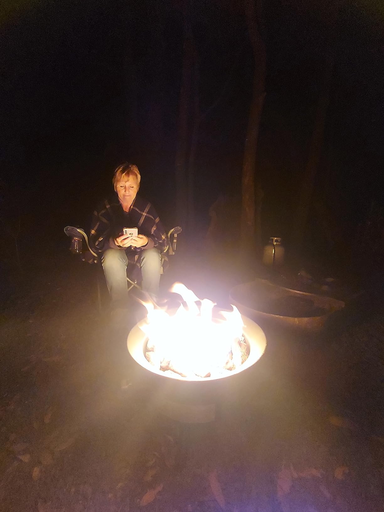 Amazon Basics Portable Propane Fire Pit, 19 inch Round Gas for Patio, 55,000 BTU, Carry Strap, Heat, Warmth and Ambience customer photo 1