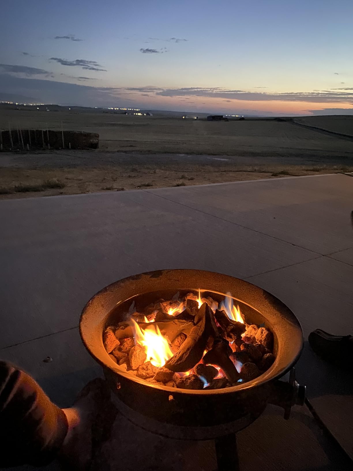 Amazon Basics Portable Propane Fire Pit, 19 inch Round Gas for Patio, 55,000 BTU, Carry Strap, Heat, Warmth and Ambience customer photo 2