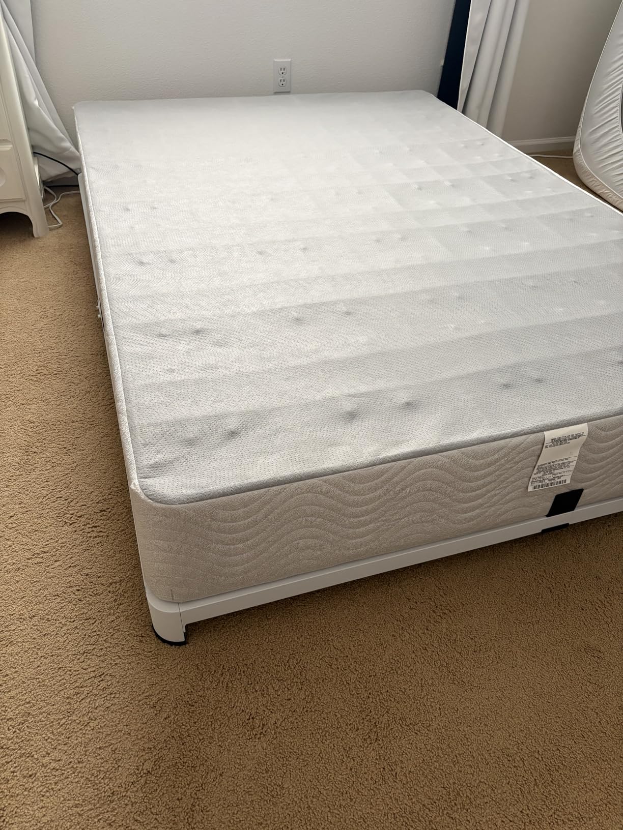 MAF 14 Inch Queen Metal Platform Bed Frame with Round Corner Legs, 3000 LBS Heavy Duty Steel Slats Support, Noise Free, No Box Spring Needed, Easy Assembly customer photo 2
