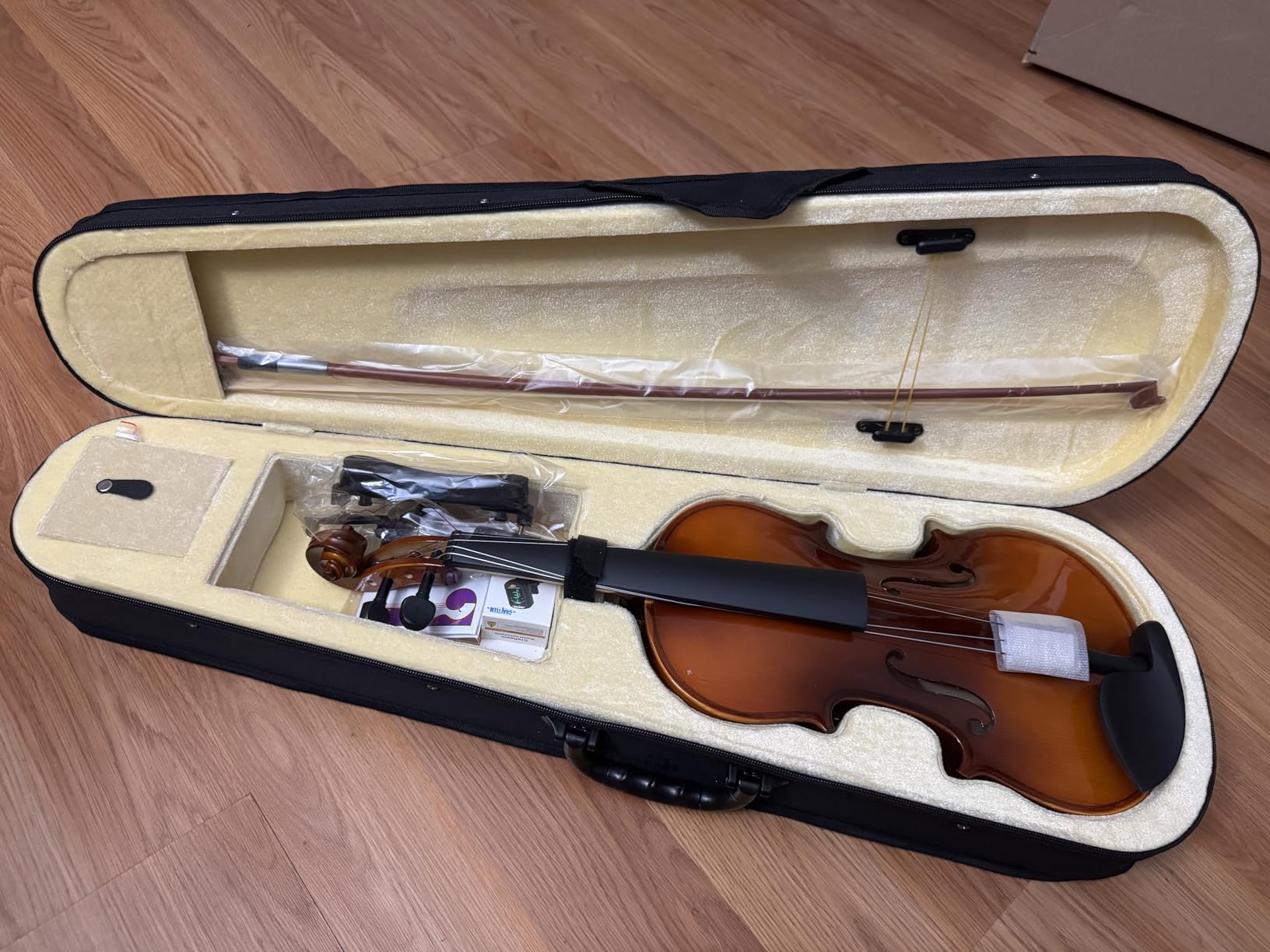 Crafteem Handcrafted Premium Violin Outfit for Kids Beginner, Student, and Adults - Perfect Your Sound and Unlock Your Musical Potential with Confidence (Matte Antique, 1/2) customer photo 2