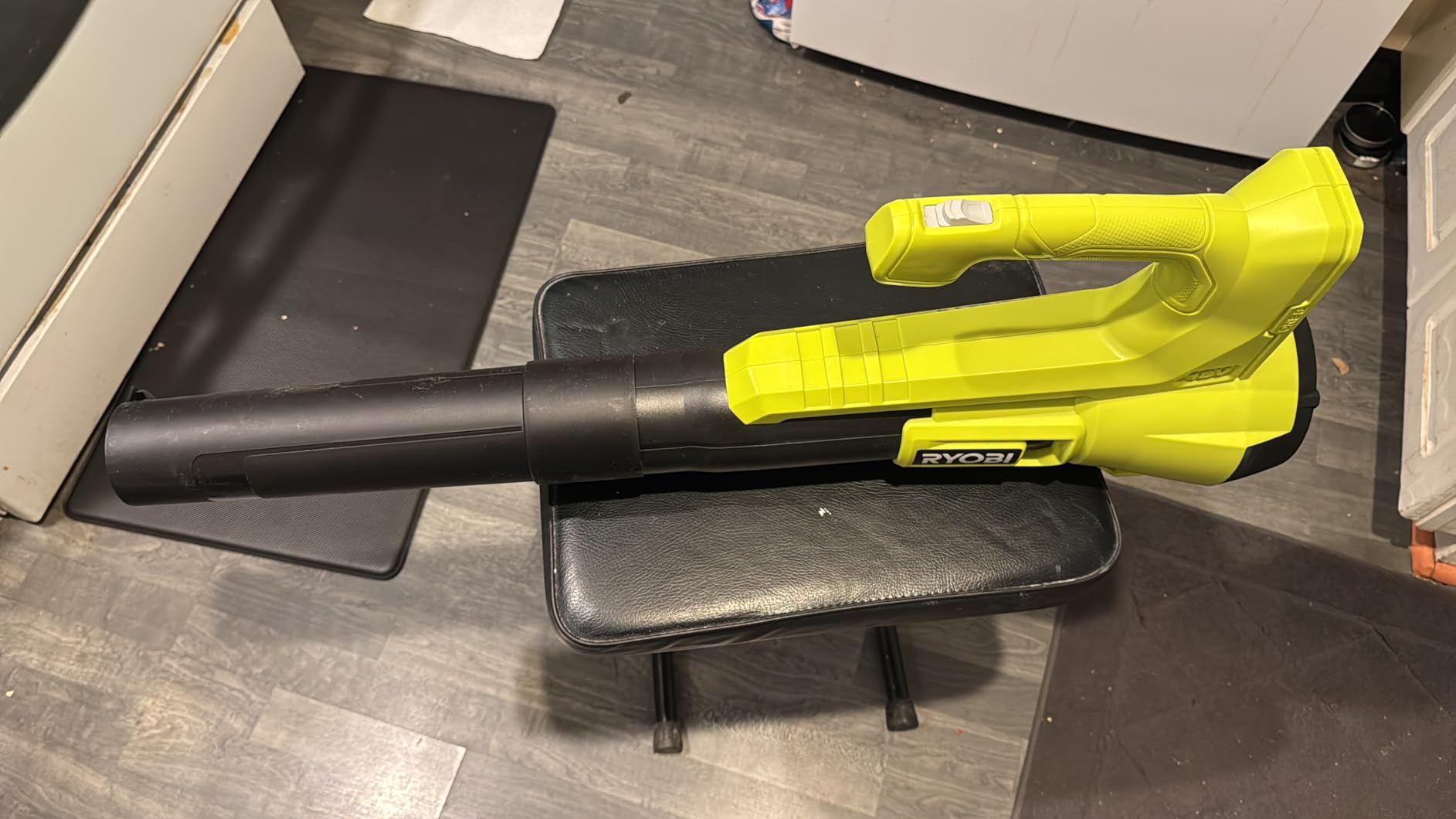 RYOBI ONE+ 18V 90 MPH 250 CFM Cordless Battery Leaf Blower (Tool Only), P21011 customer photo 1