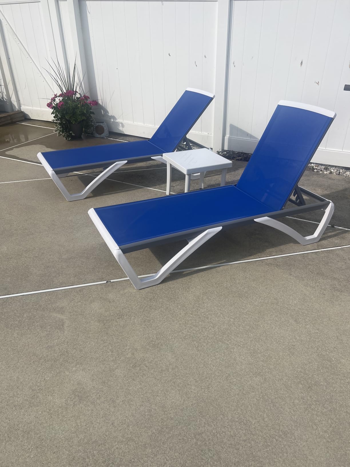 Kozyard Outdoor Chaise Lounge Chair, Fully Flat Adjustable Patio Lounger with Aluminum Frame & Resin Legs, Textilene Fabric for Poolside, Backyard & Beach, (Aqua, Chair) customer photo 1