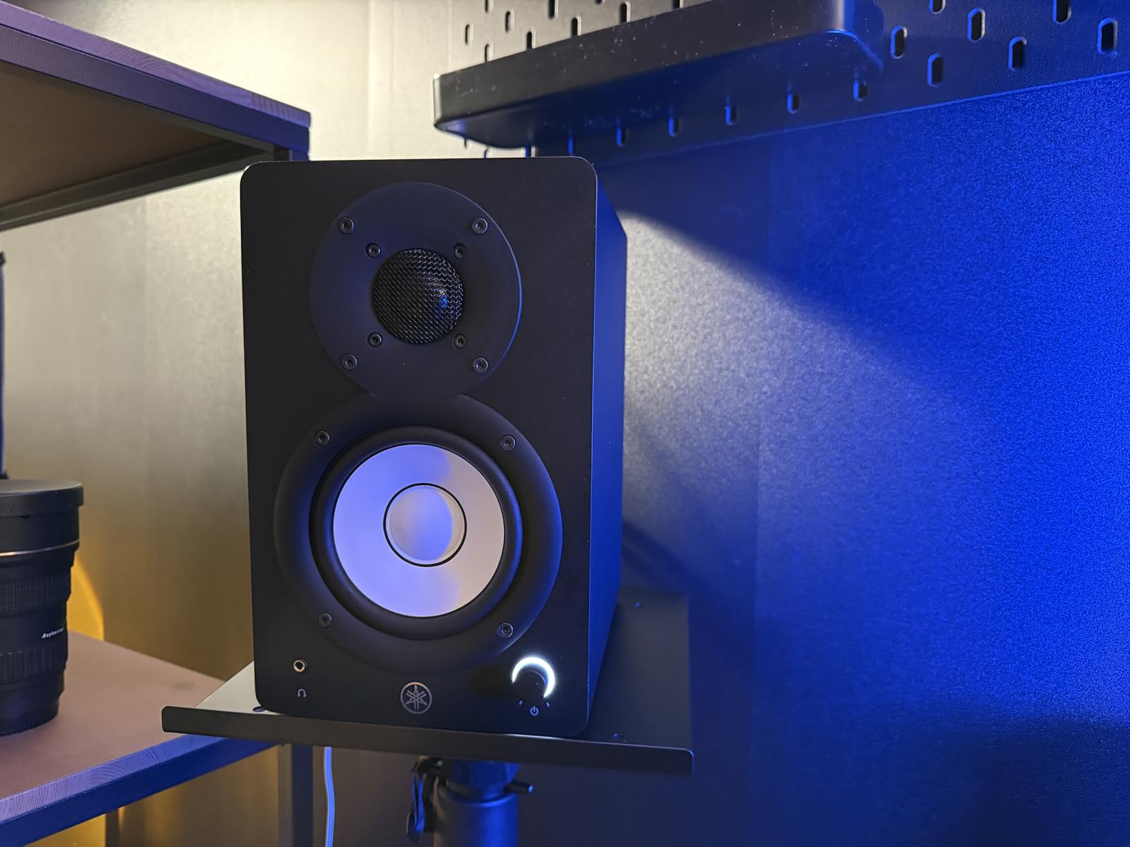 Yamaha HS4 Powered Studio Monitor in Black, Pair (HS4 B) customer photo 2