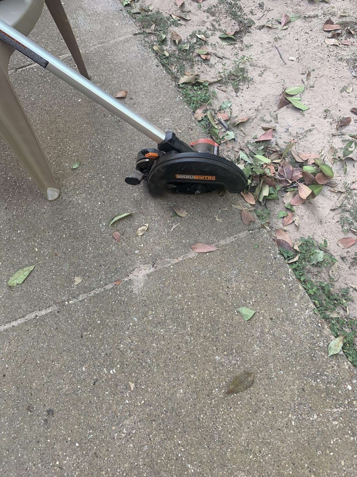 WORX Cordless Lawn Edger, 7'' Grass Edger with 3 Depth Settings, 20V Trencher with Brushless Motor, 4.0 Ah Battery & Charger Included, WG898 customer photo 2