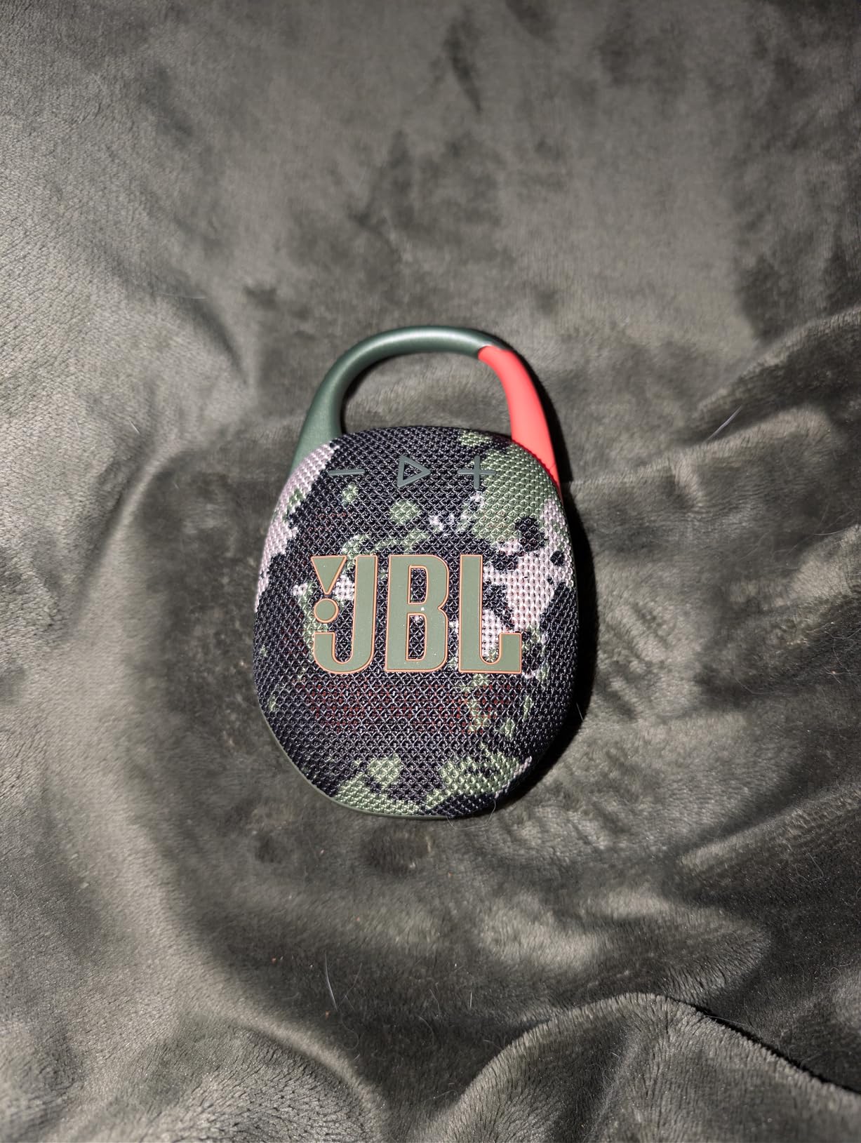 JBL Clip 5 - Ultra-Portable, Waterproof & Dustproof Bluetooth Speaker, Big JBL Pro Sound with Punchy Bass, Integrated Carabiner, Up to 12 Hours of Play customer photo 1