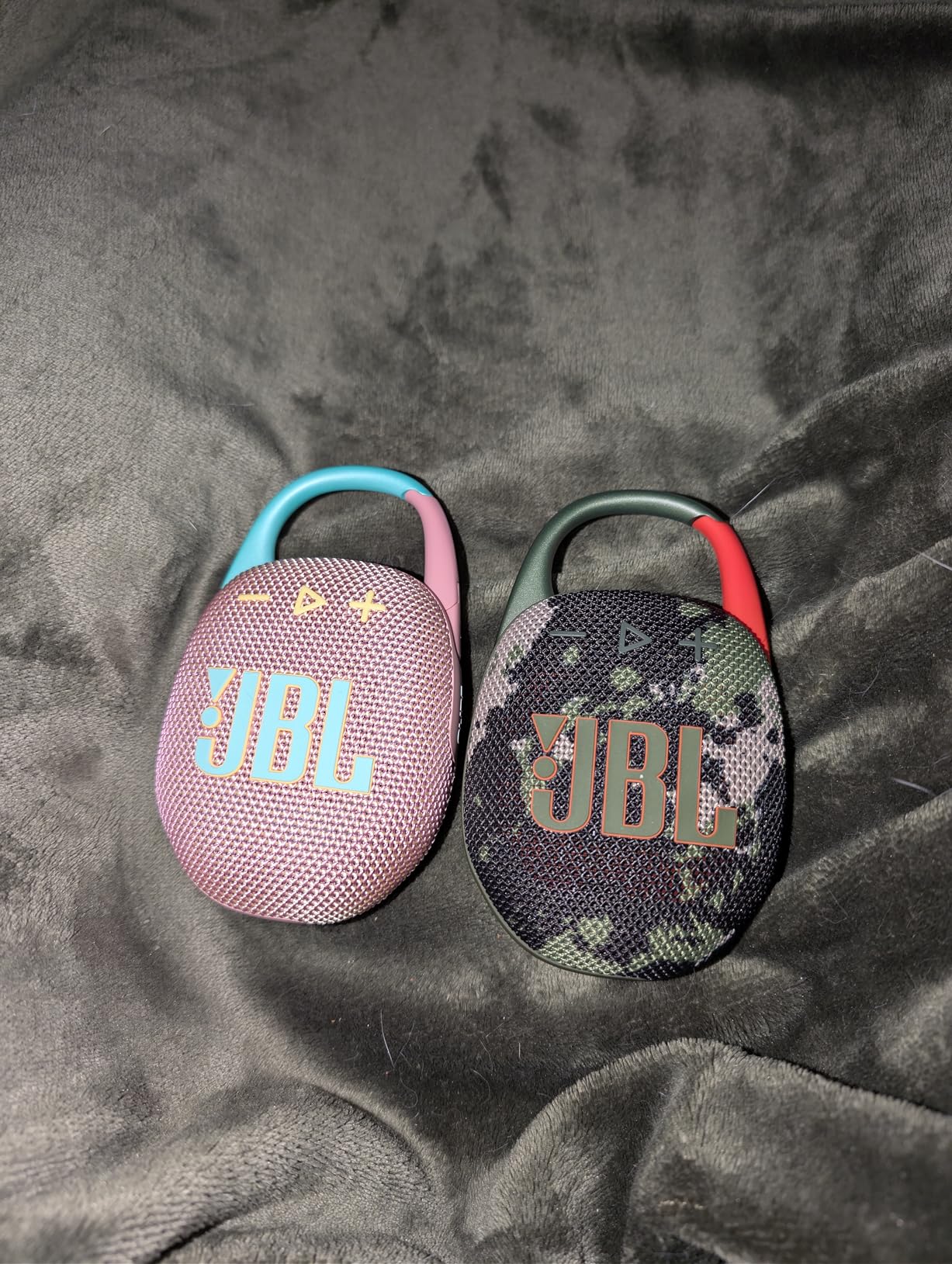 JBL Clip 5 - Ultra-Portable, Waterproof & Dustproof Bluetooth Speaker, Big JBL Pro Sound with Punchy Bass, Integrated Carabiner, Up to 12 Hours of Play customer photo 2