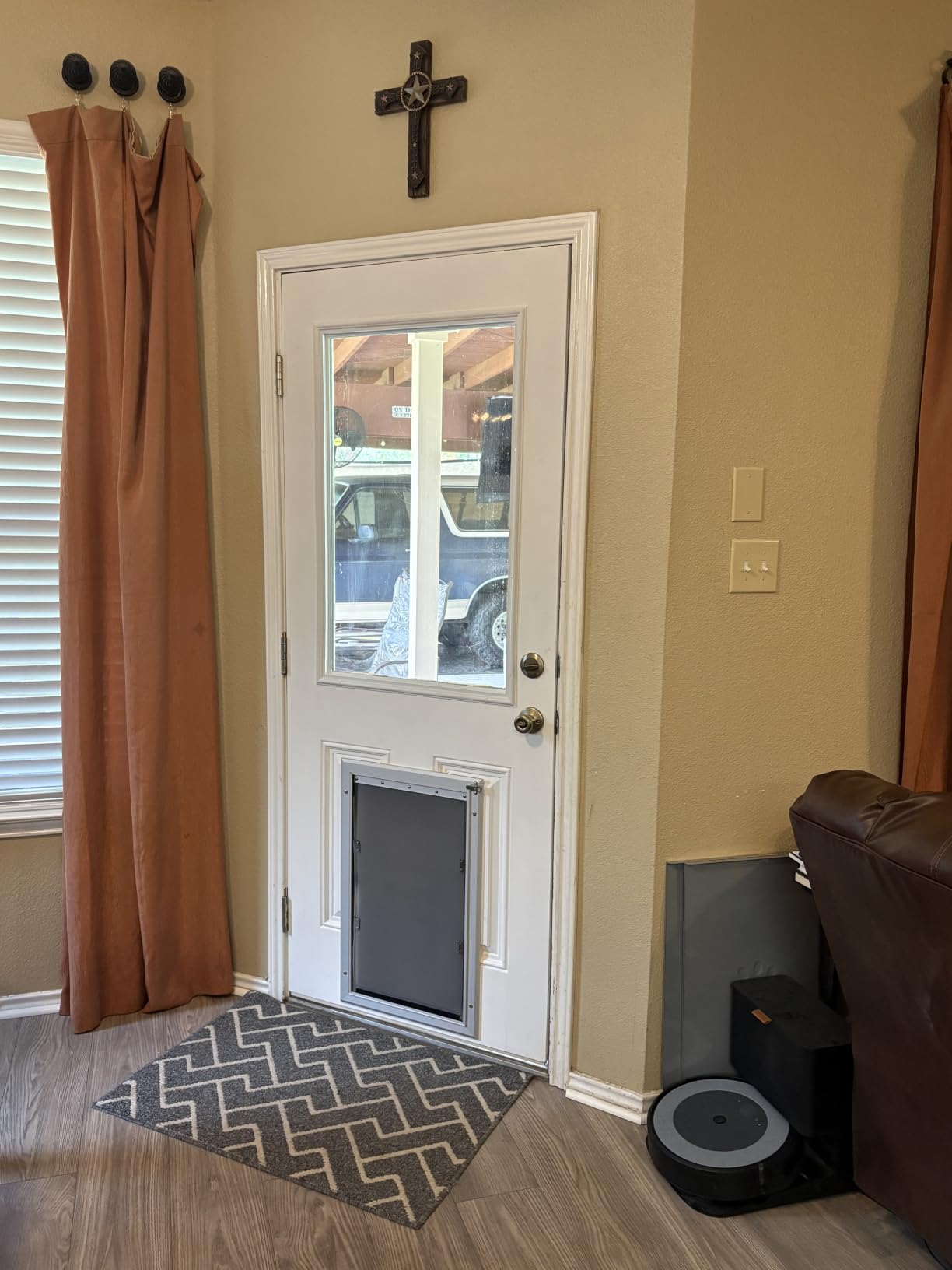 [Petoasis] 3-Flaps Heavy-Duty Dog Door, Rust Proof Aluminum Alloy Frame, Extreme Weather Dog Door Can Block Wind, Snow, and Rainwater Intrusion (Silvery White, Large for Door) customer photo 2